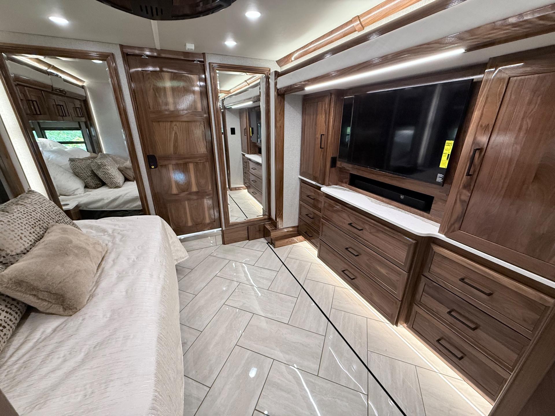 2027 American Coach 2027 American Coach American Eagle - thumbnail 28