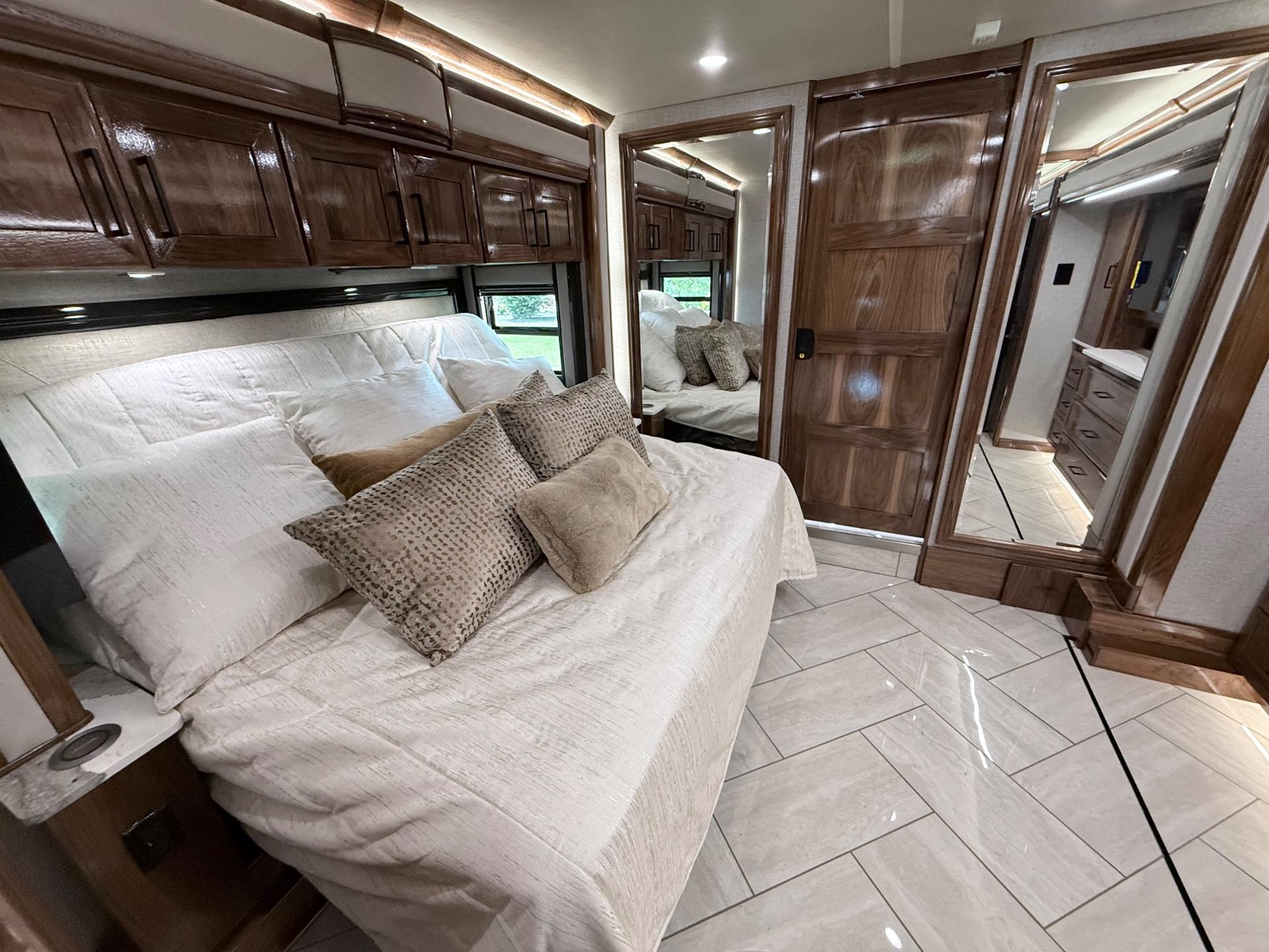 2027 American Coach 2027 American Coach American Eagle - thumbnail 29