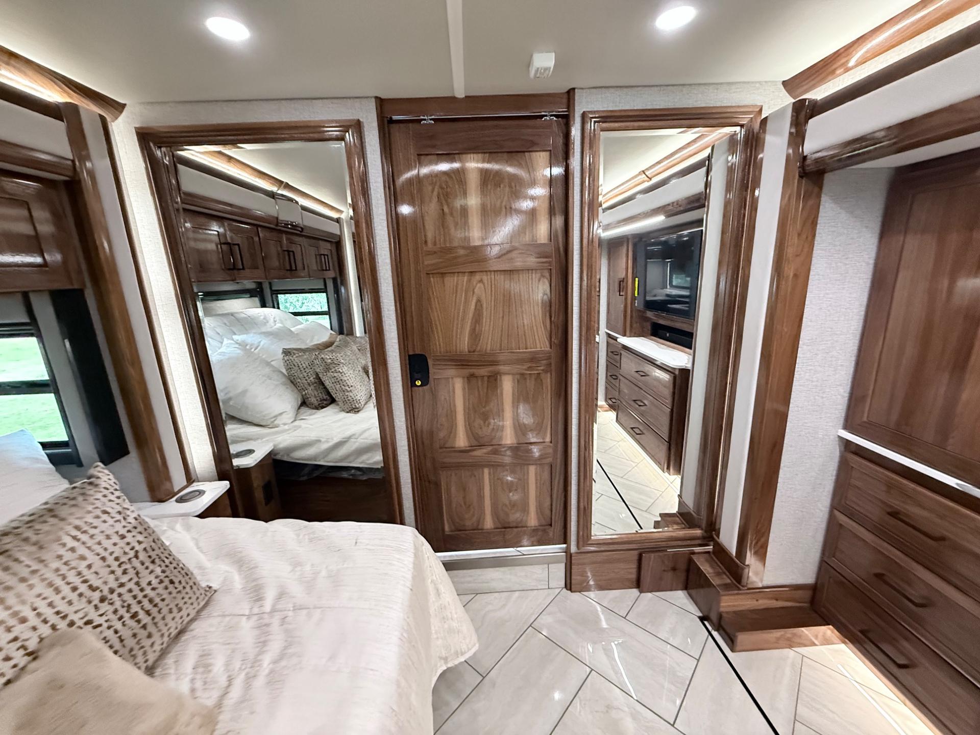 2027 American Coach 2027 American Coach American Eagle - thumbnail 30