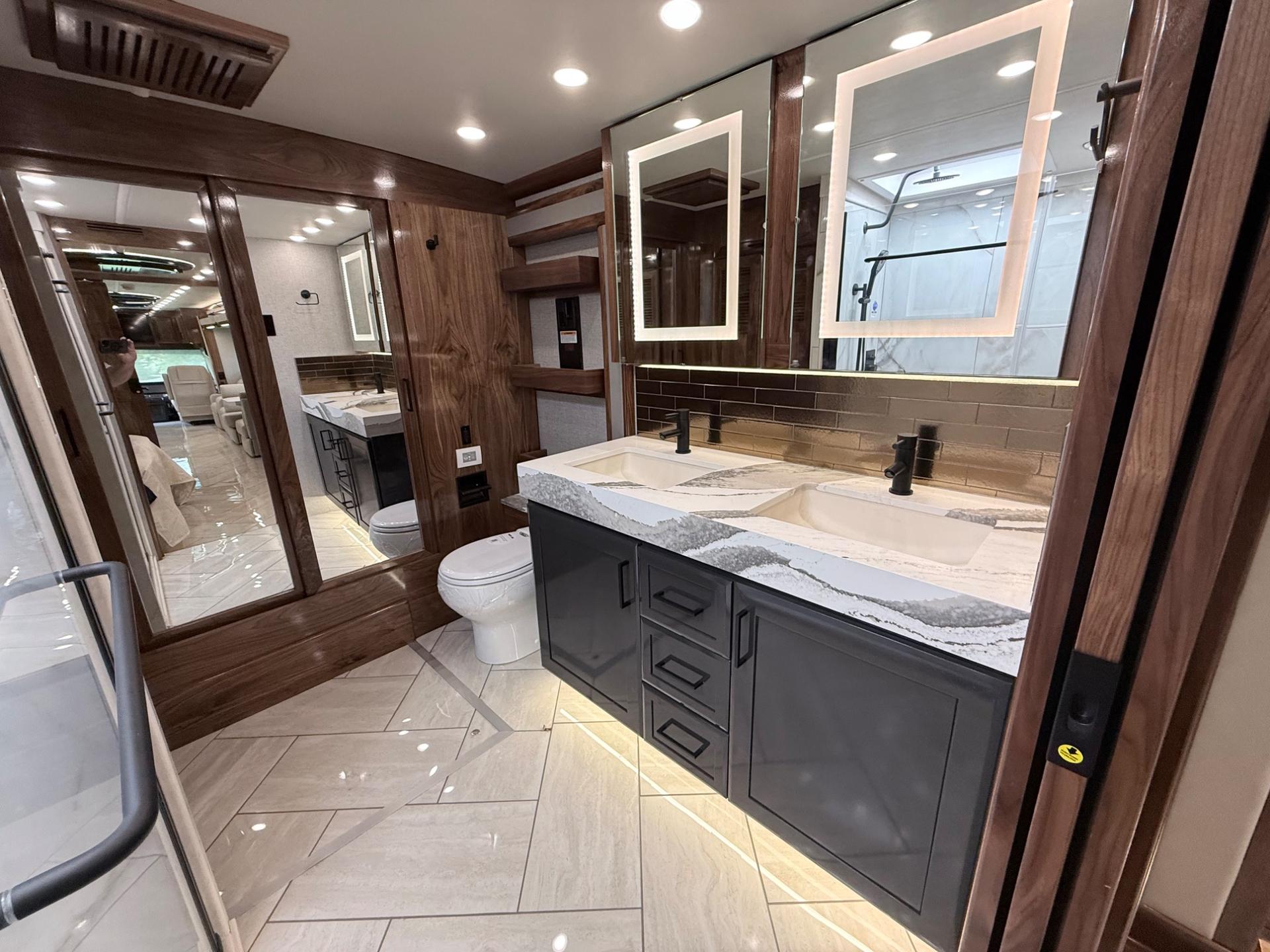 2027 American Coach 2027 American Coach American Eagle - thumbnail 35