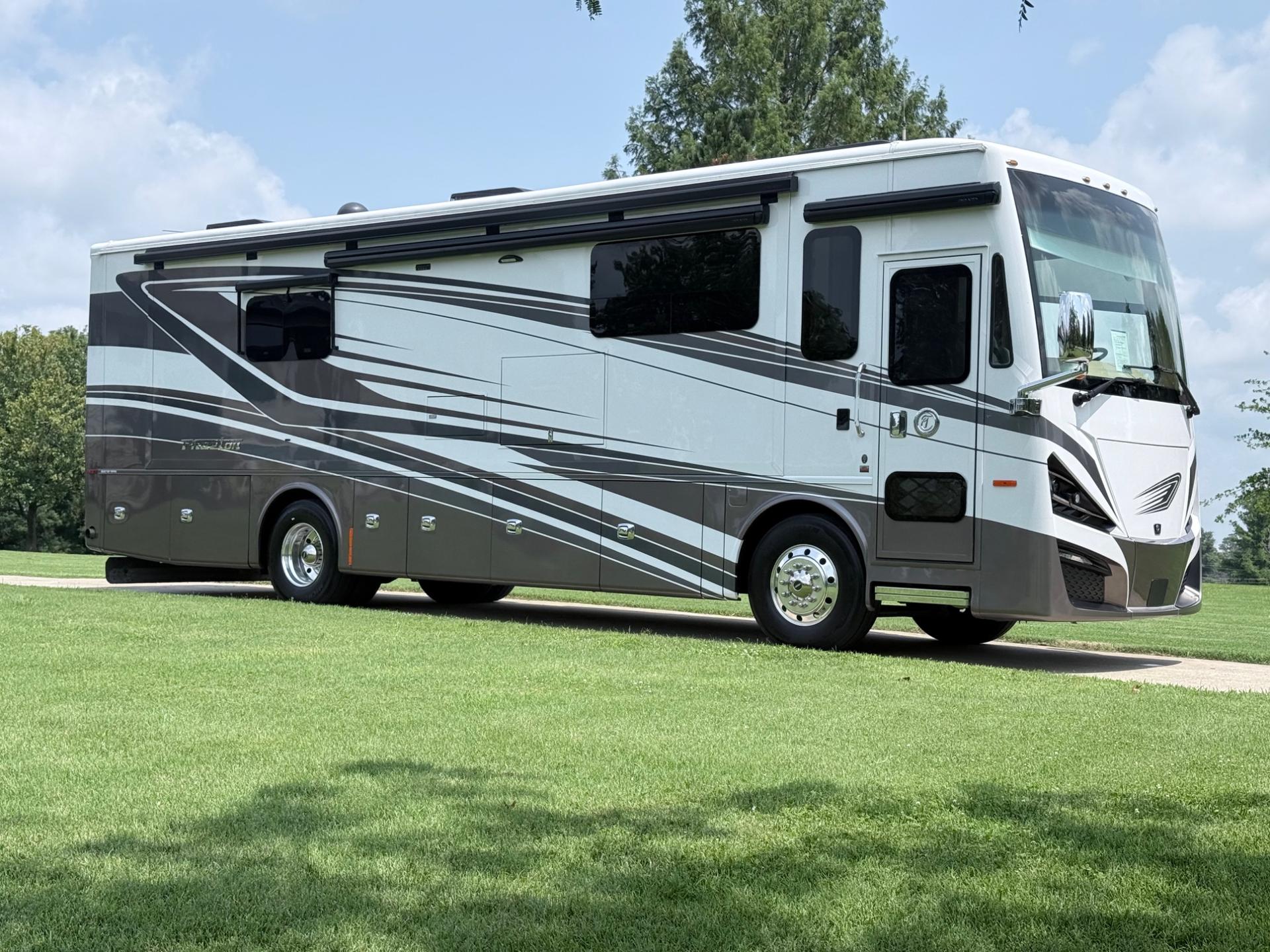 2024 Tiffin Motorhomes 2024 Tiffin Motorhomes Phaeton - thumbnail 3