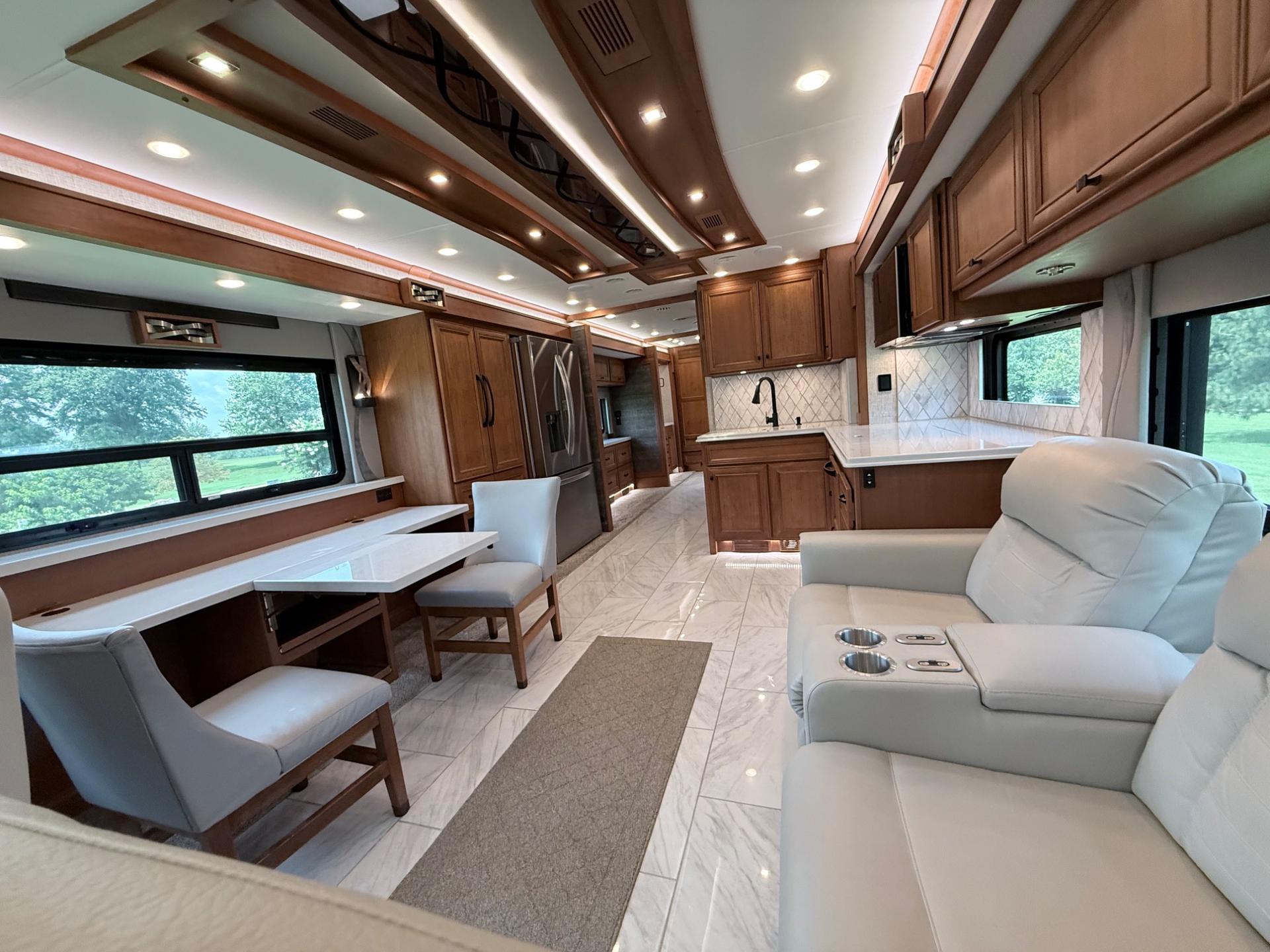 2024 Tiffin Motorhomes 2024 Tiffin Motorhomes Phaeton - thumbnail 13