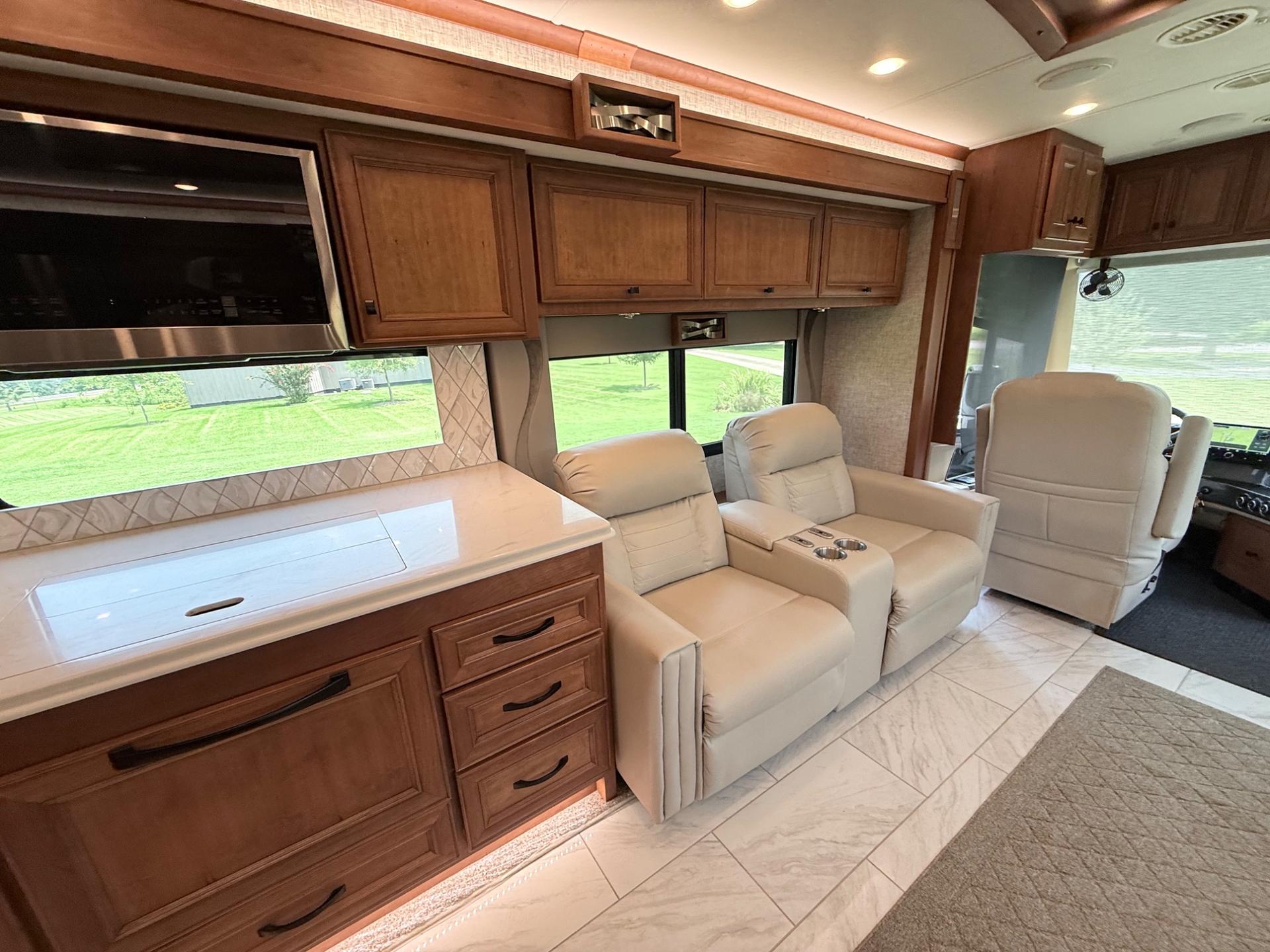2024 Tiffin Motorhomes 2024 Tiffin Motorhomes Phaeton - thumbnail 25