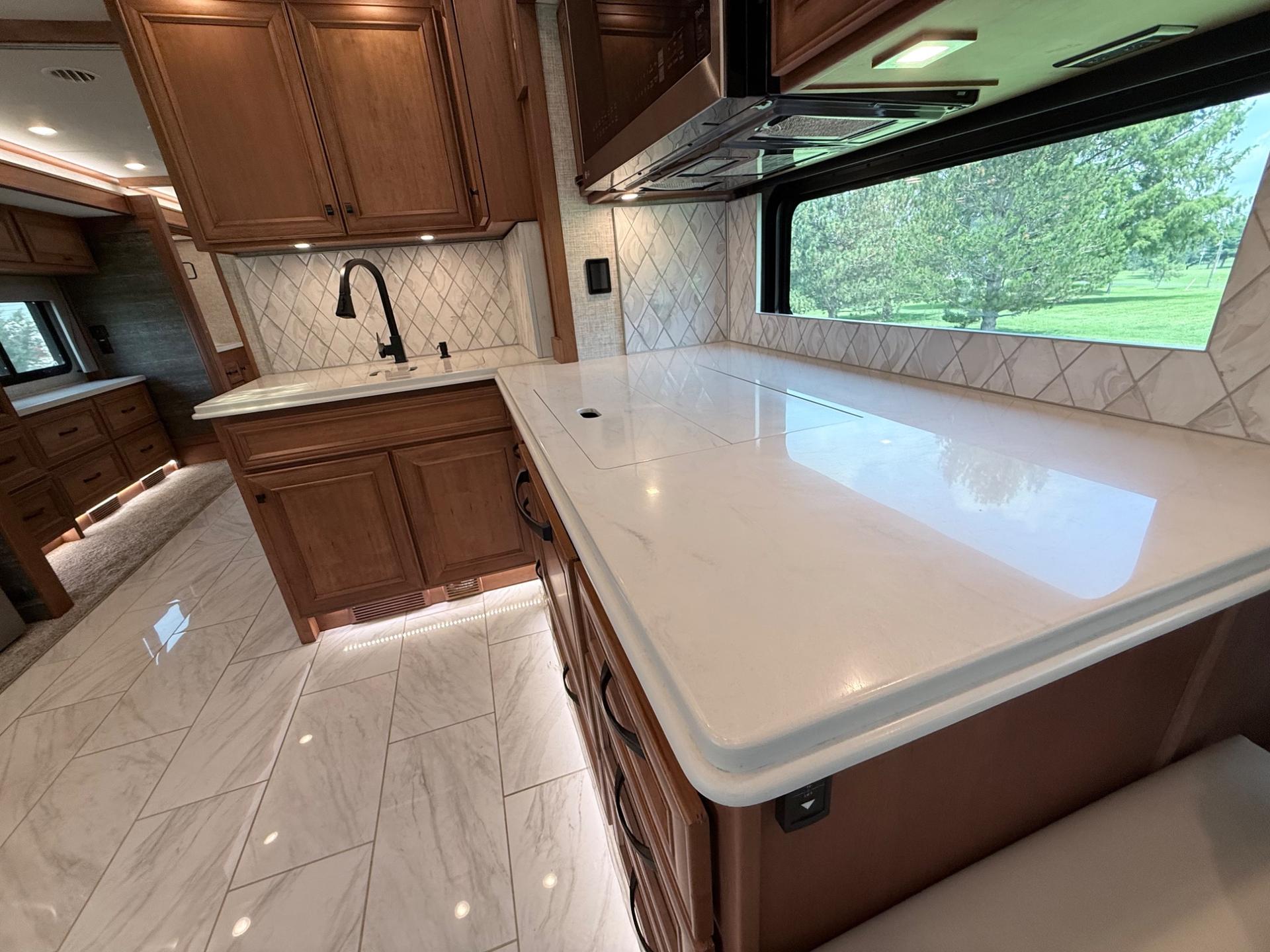 2024 Tiffin Motorhomes 2024 Tiffin Motorhomes Phaeton - thumbnail 27