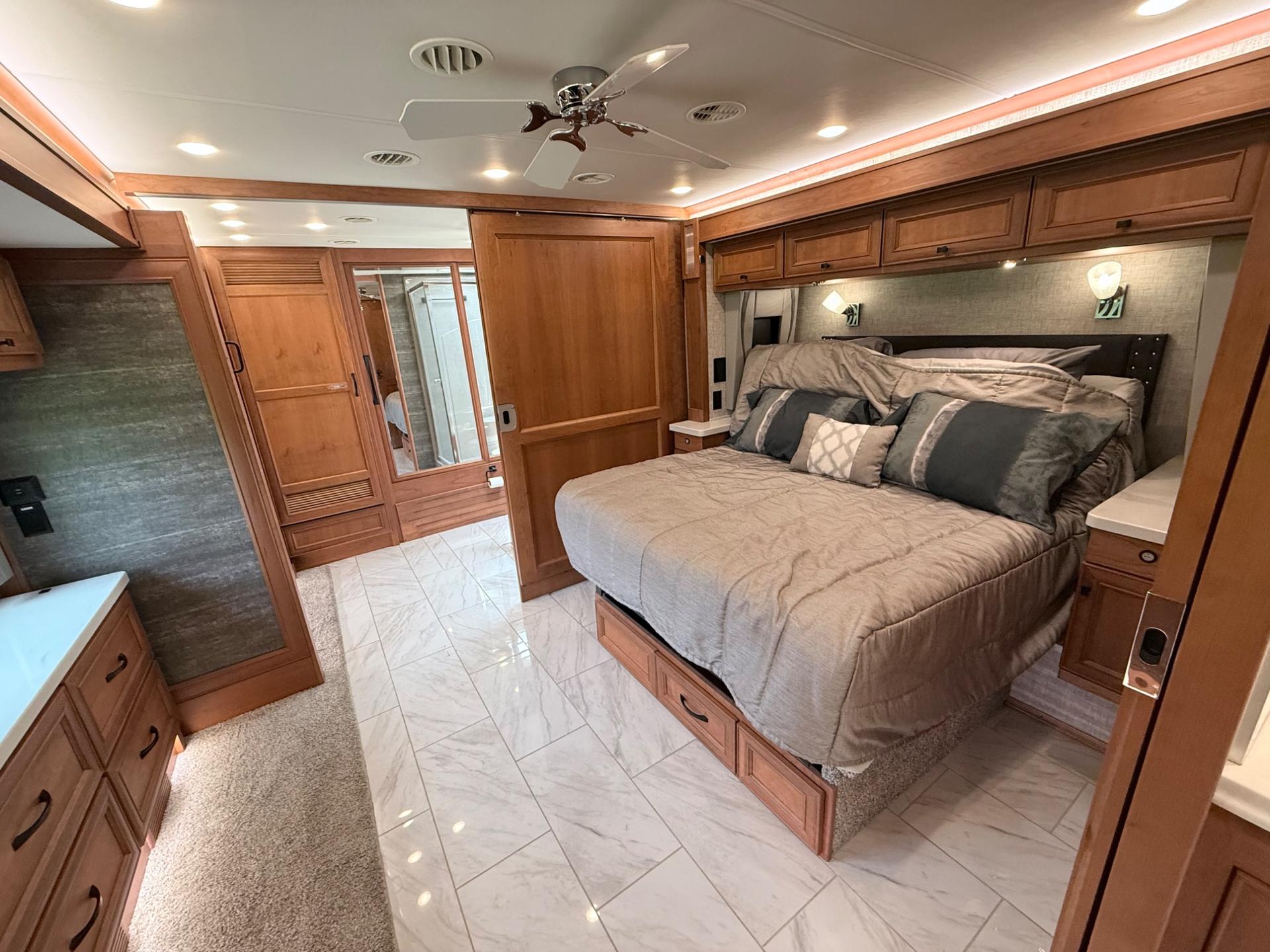 2024 Tiffin Motorhomes 2024 Tiffin Motorhomes Phaeton - thumbnail 28