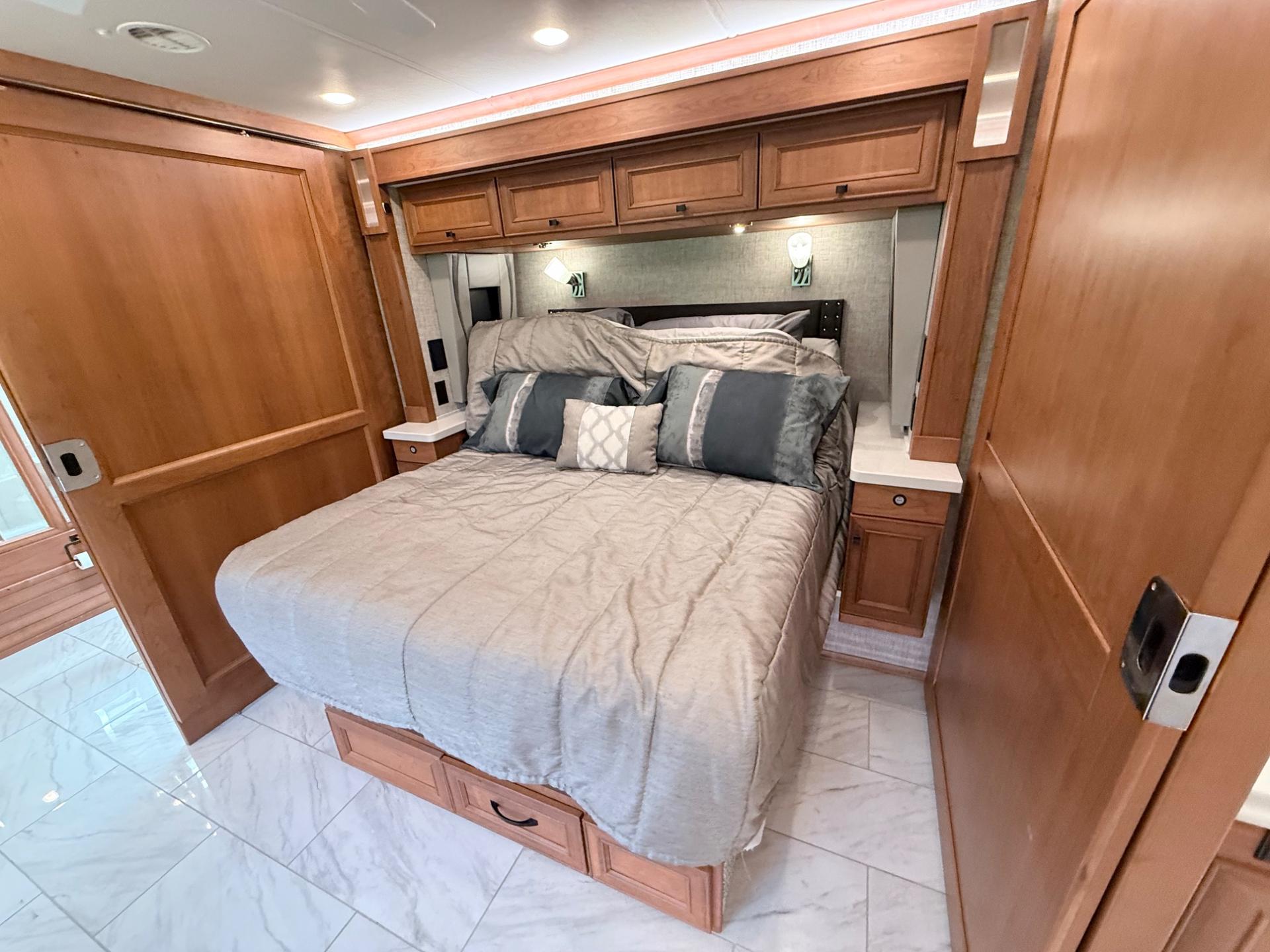 2024 Tiffin Motorhomes 2024 Tiffin Motorhomes Phaeton - thumbnail 29