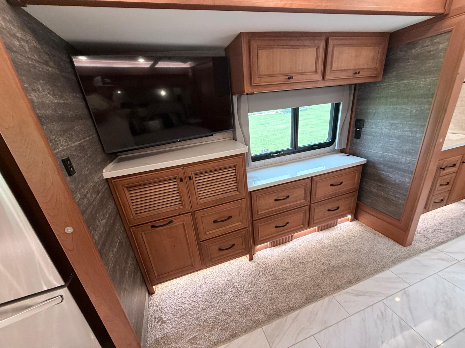 2024 Tiffin Motorhomes 2024 Tiffin Motorhomes Phaeton - thumbnail 30