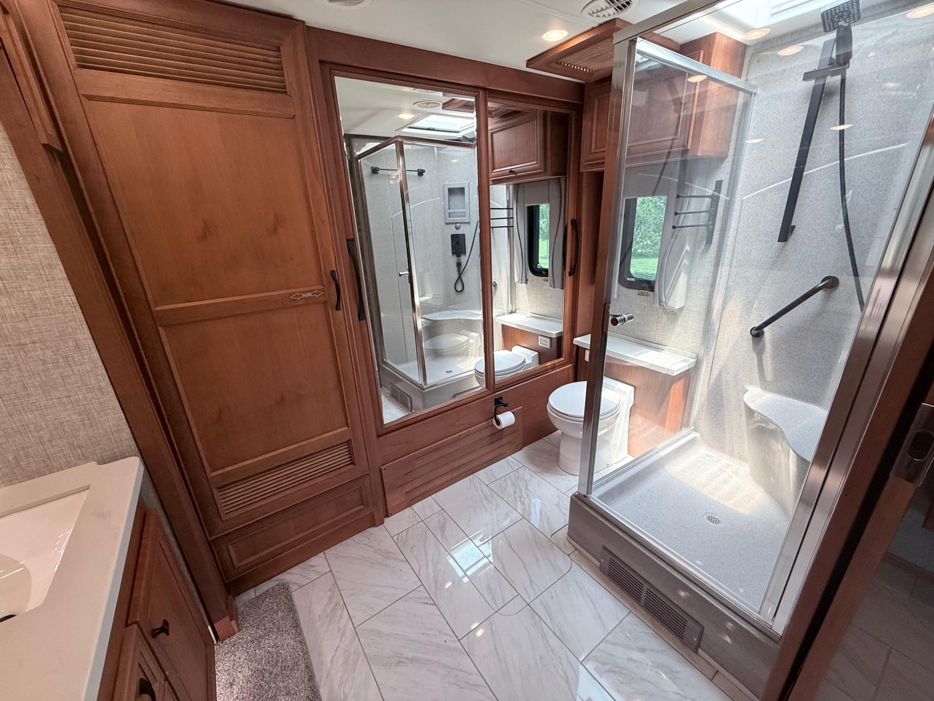 2024 Tiffin Motorhomes 2024 Tiffin Motorhomes Phaeton - thumbnail 31