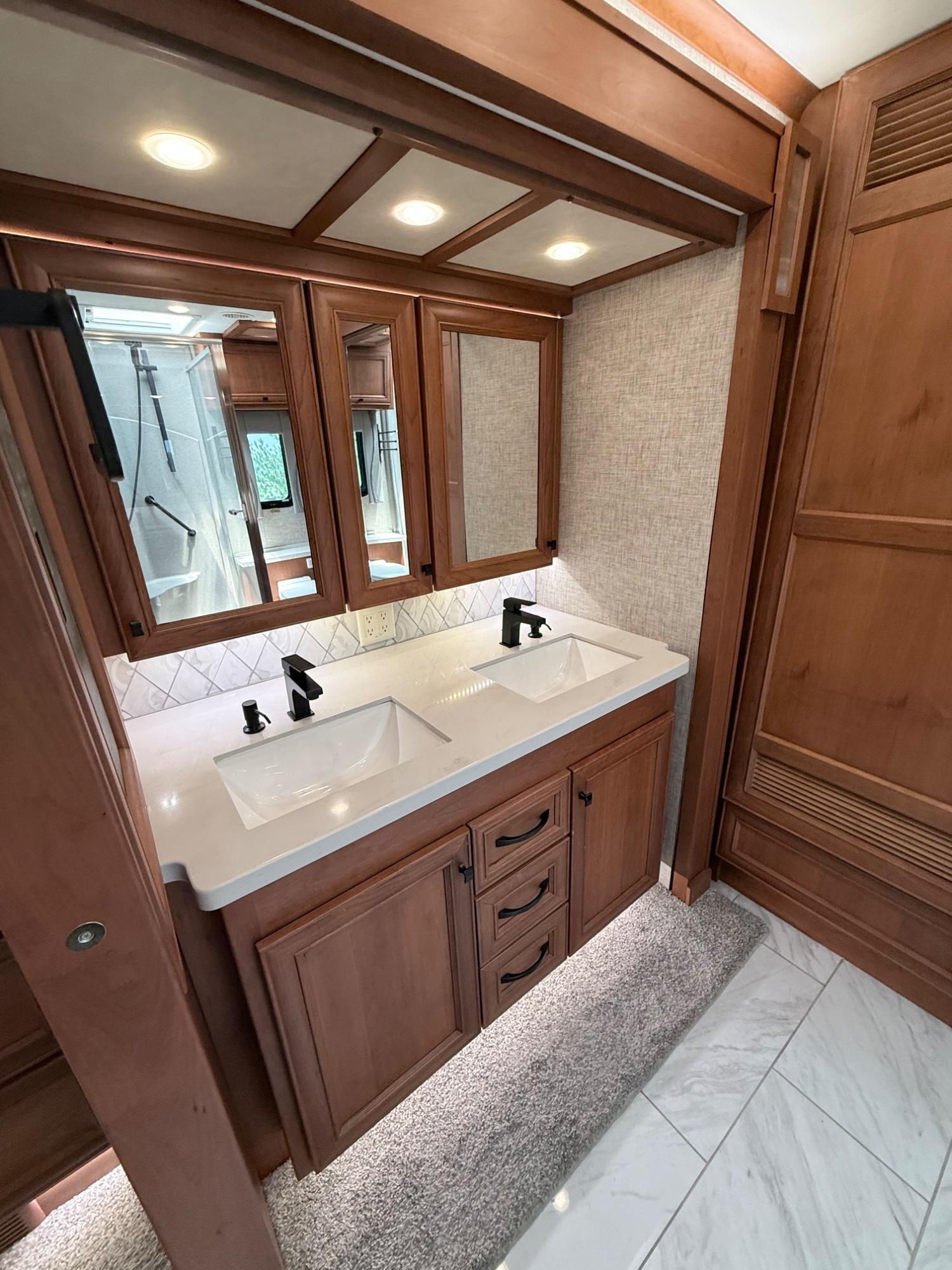 2024 Tiffin Motorhomes 2024 Tiffin Motorhomes Phaeton - thumbnail 33