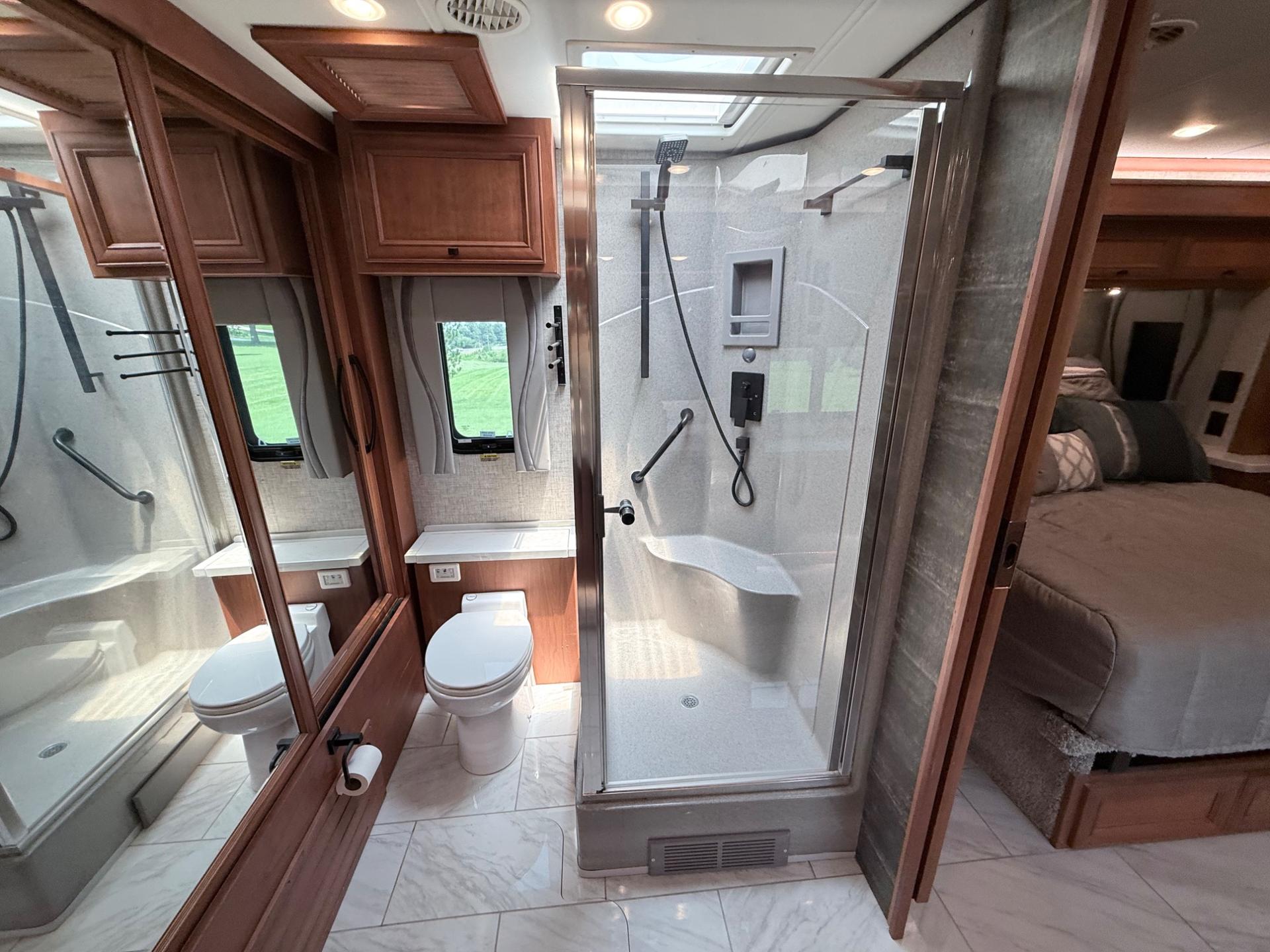 2024 Tiffin Motorhomes 2024 Tiffin Motorhomes Phaeton - thumbnail 35