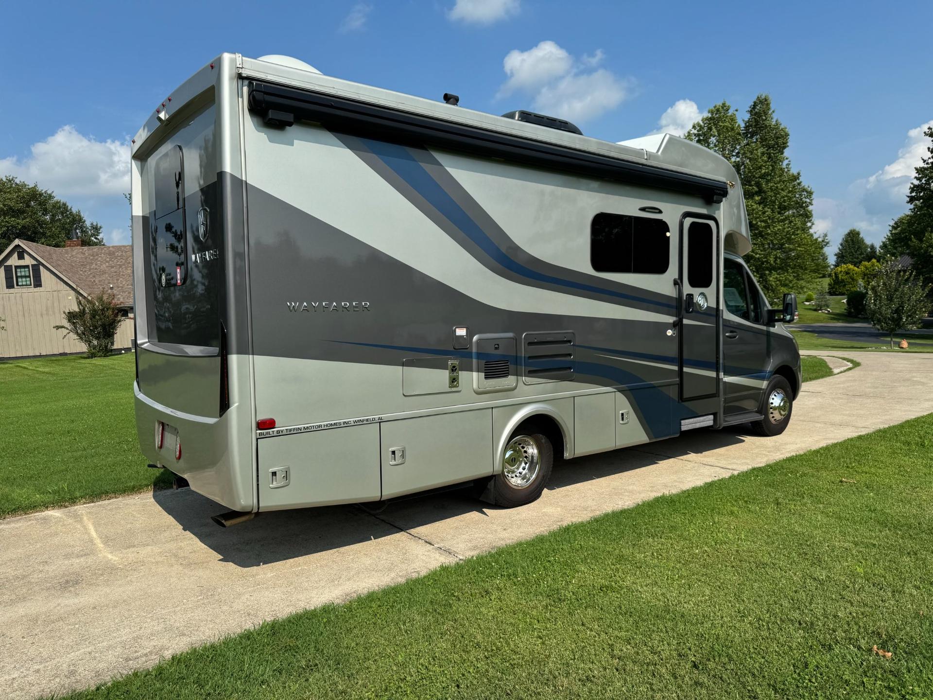 2021 Tiffin 2021 Tiffin Wayfarer  - thumbnail 3