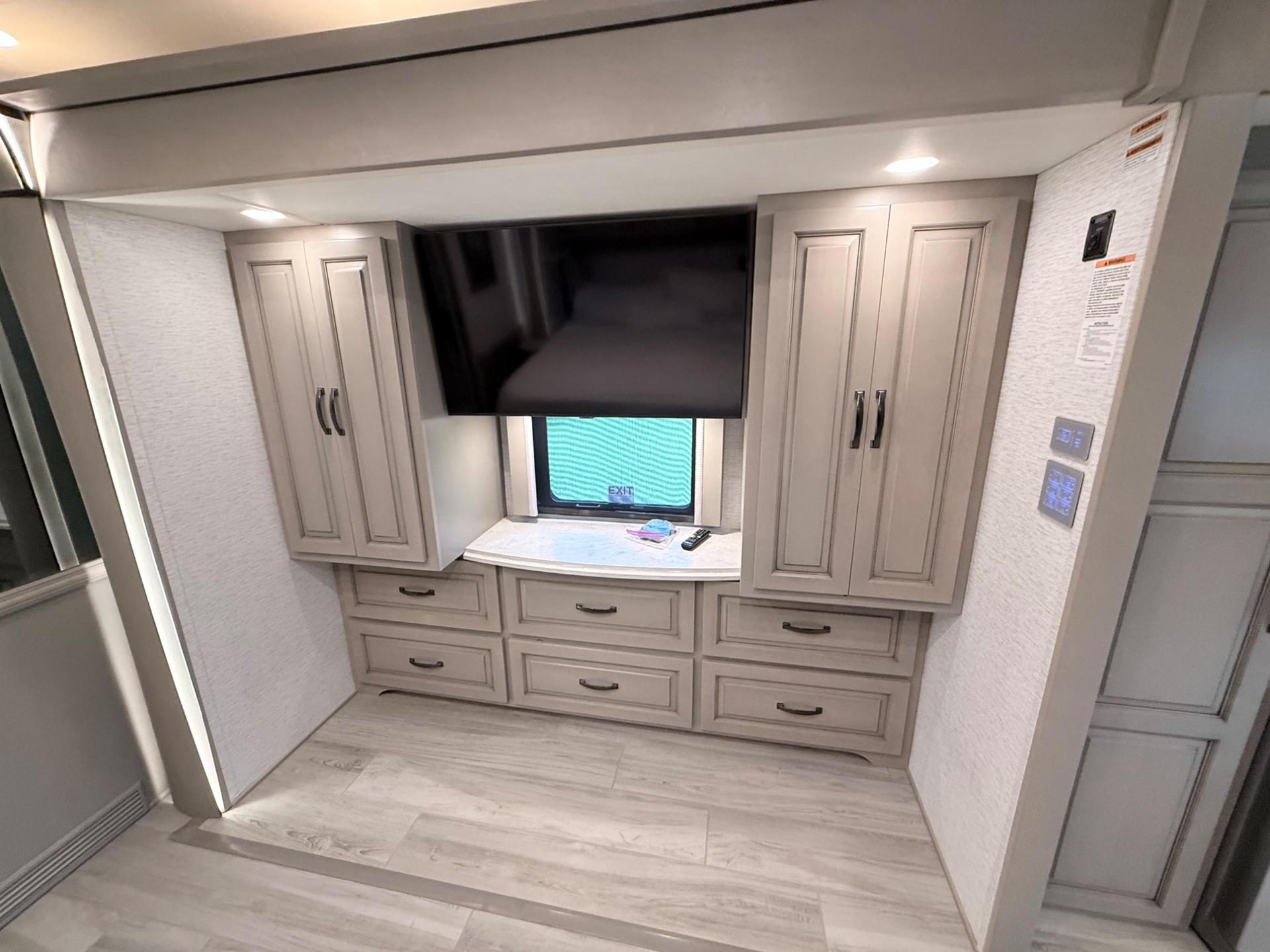 2024 Newmar 2024 Newmar Dutchstar  - thumbnail 36