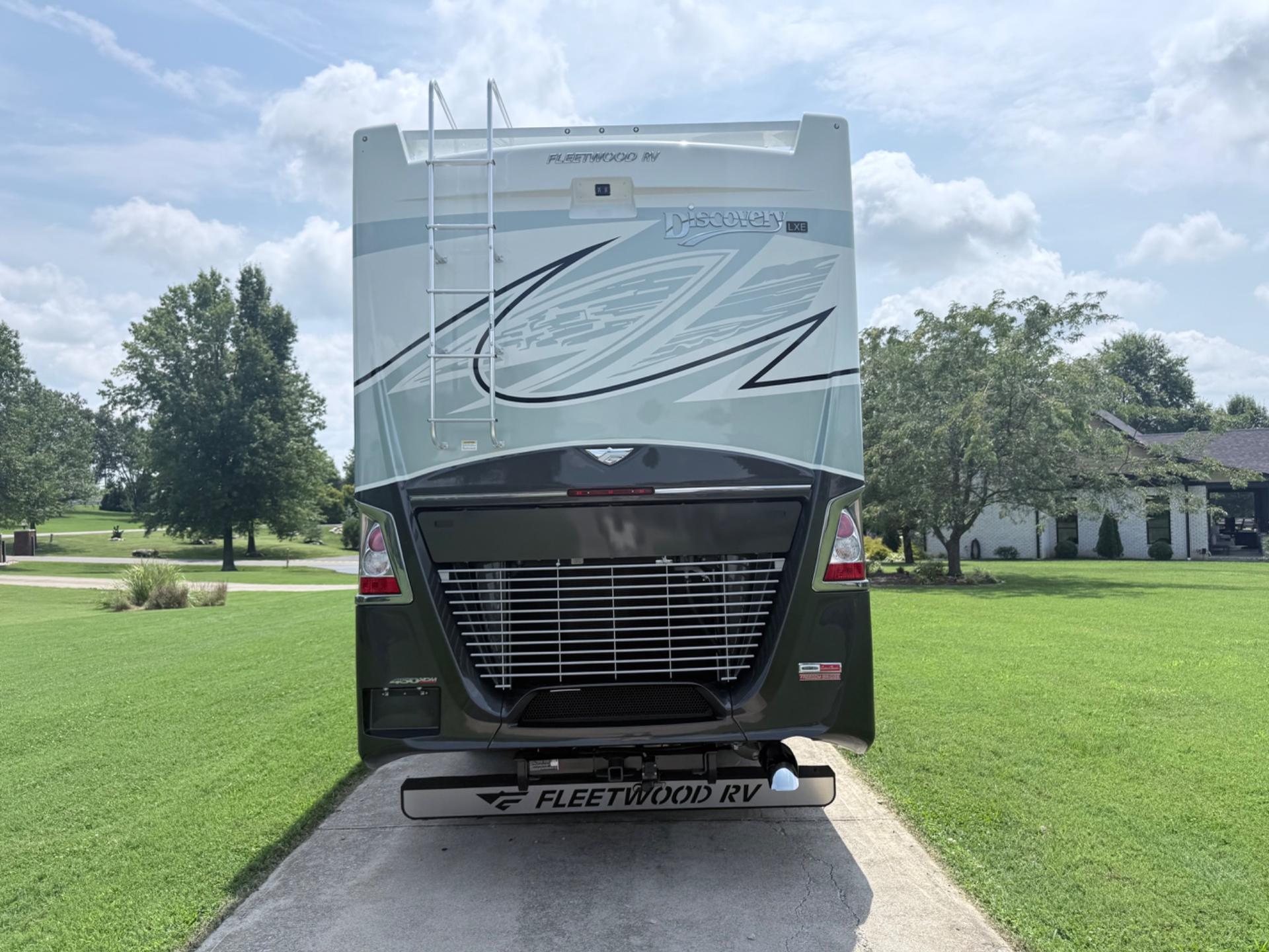 2027 Fleetwood  2027 Fleetwood  Discovery LXE - thumbnail 4