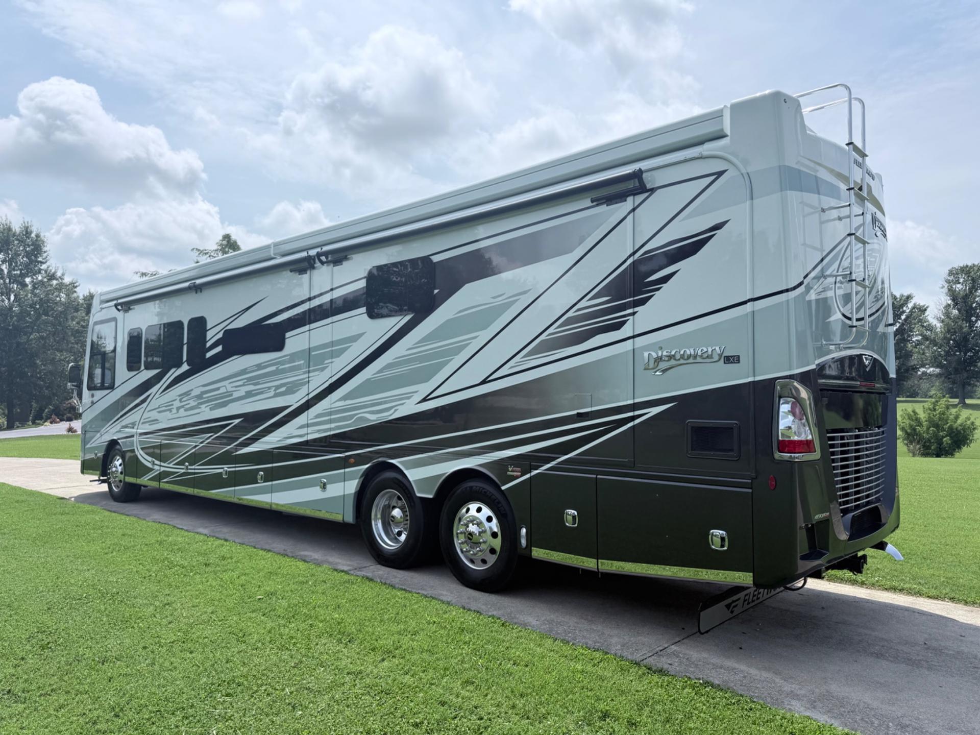 2027 Fleetwood  2027 Fleetwood  Discovery LXE - thumbnail 5