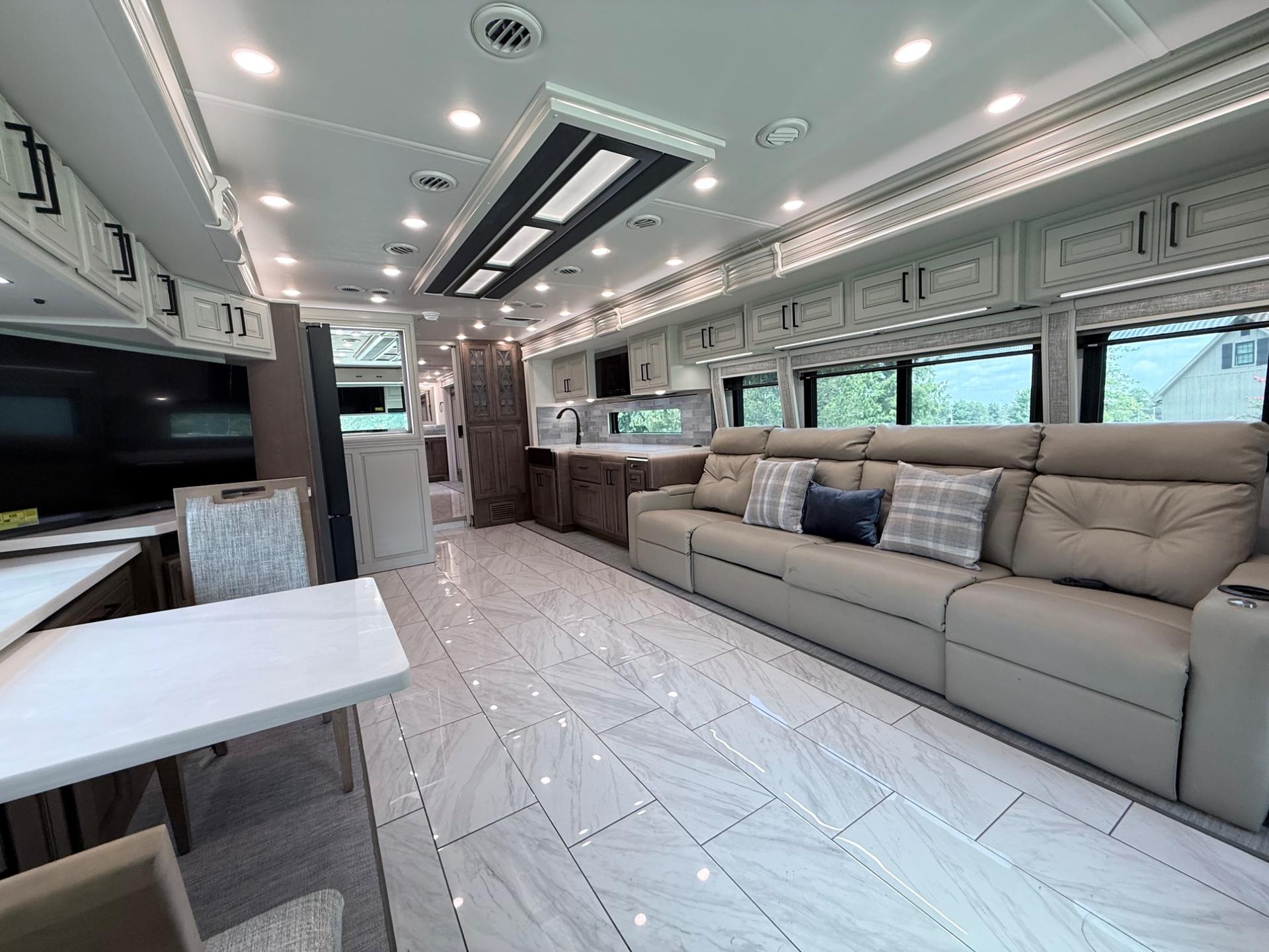 2027 Fleetwood  2027 Fleetwood  Discovery LXE - thumbnail 18