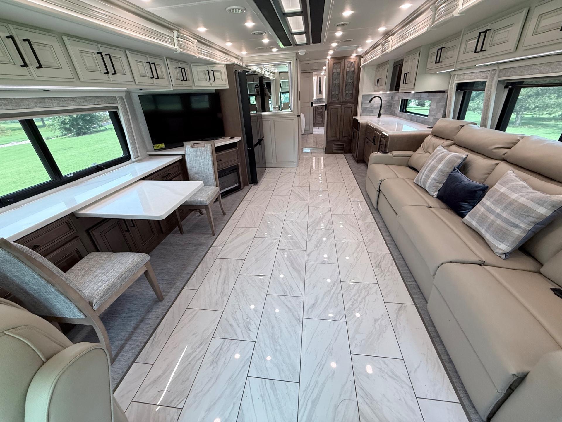 2027 Fleetwood  2027 Fleetwood  Discovery LXE - thumbnail 19