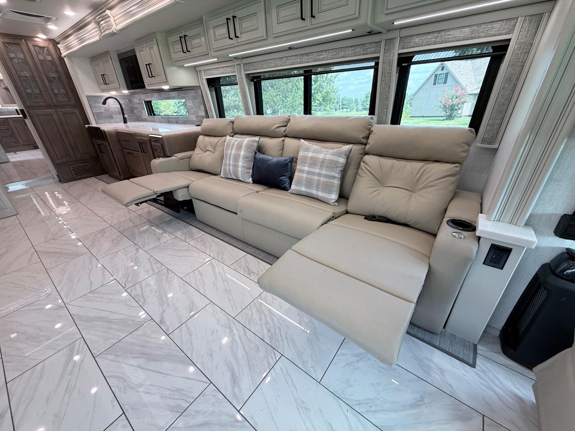 2027 Fleetwood  2027 Fleetwood  Discovery LXE - thumbnail 21