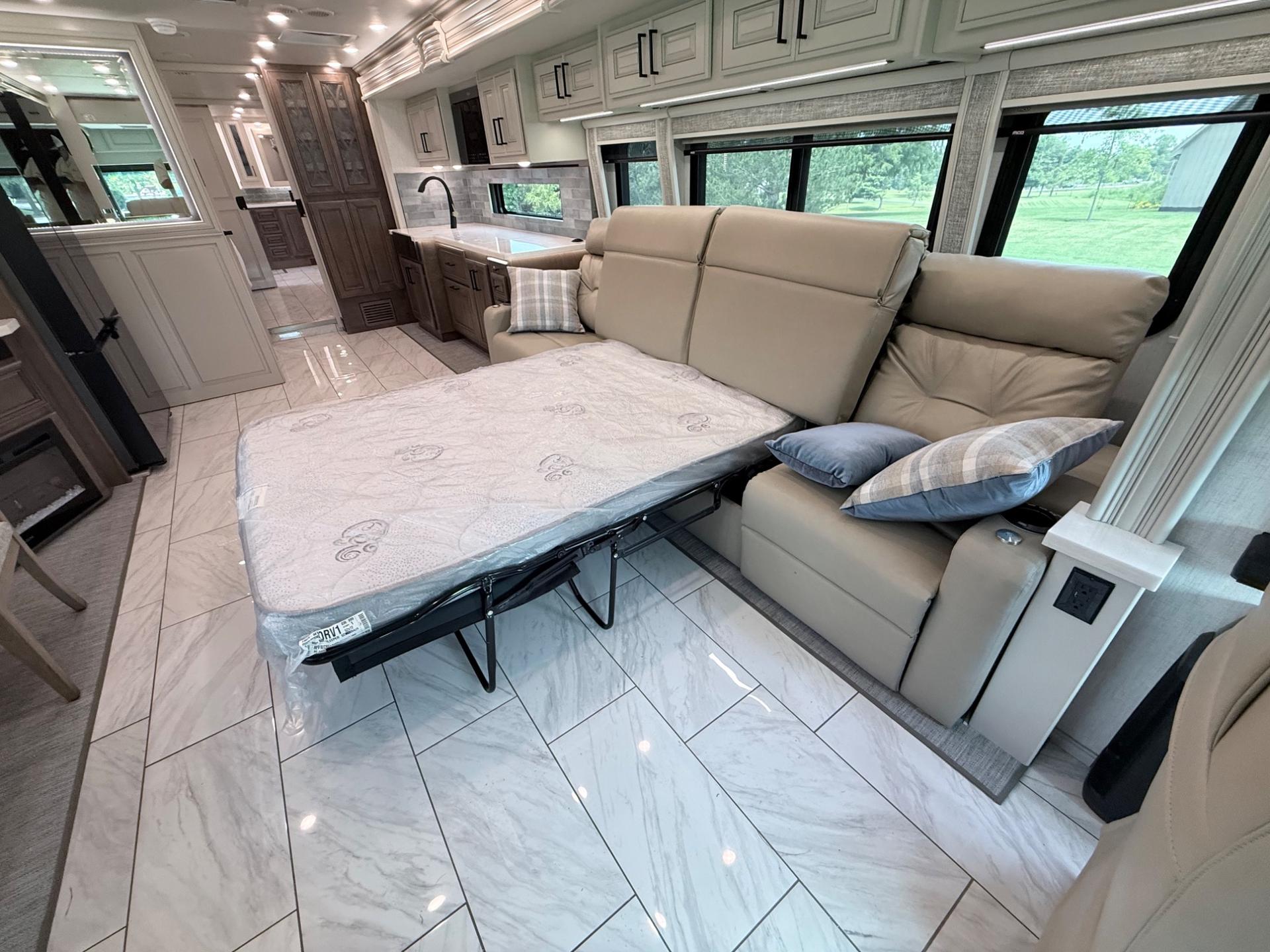 2027 Fleetwood  2027 Fleetwood  Discovery LXE - thumbnail 23