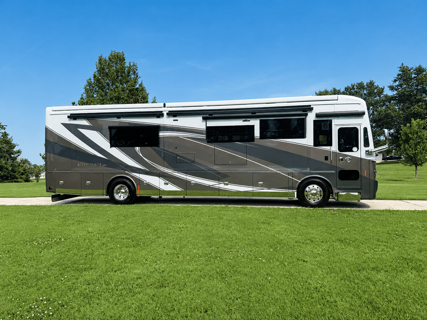 2027 Tiffin Motorhomes  2027 Tiffin Motorhomes  Allegro Bus  - thumbnail 3