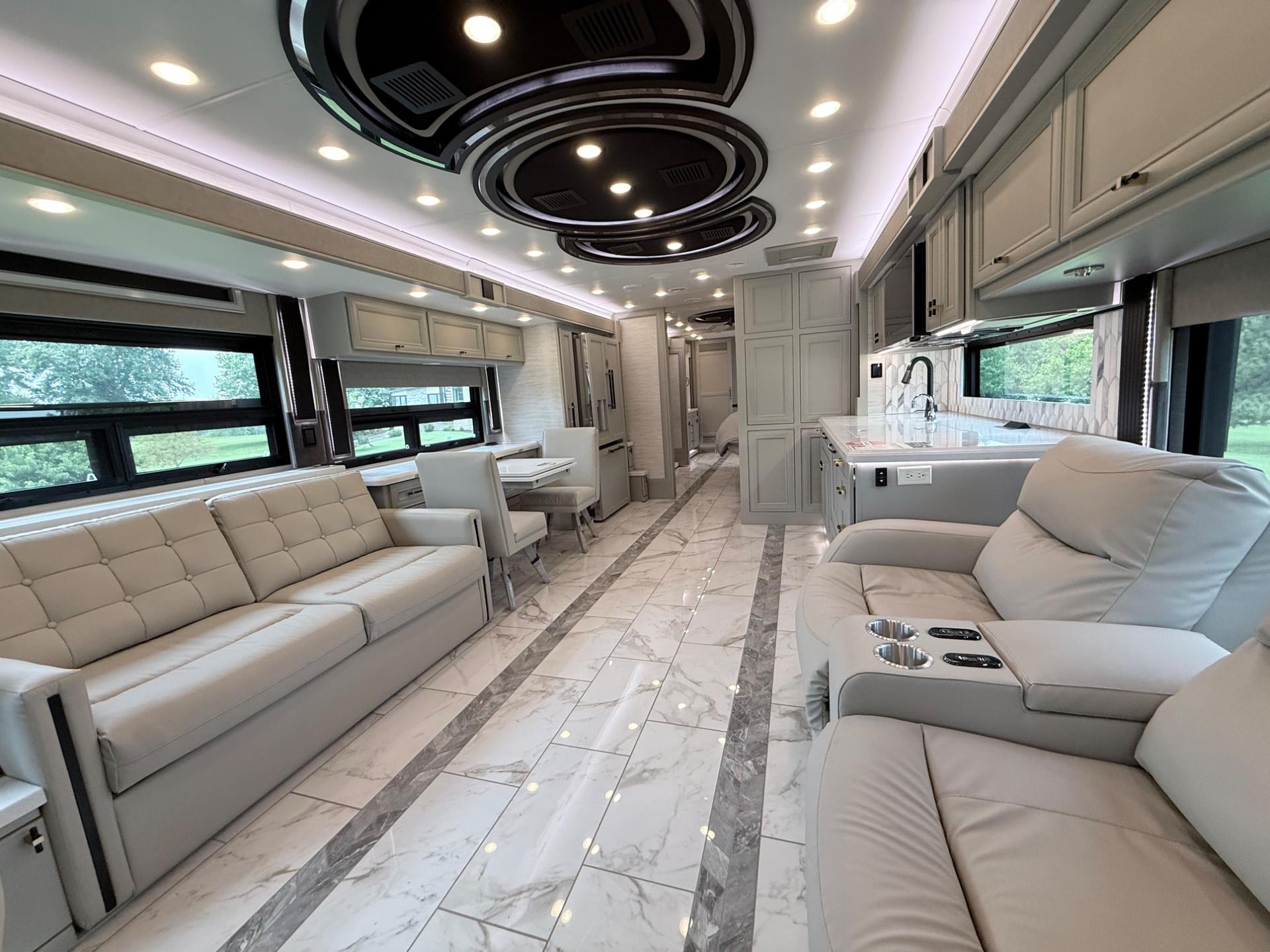 2027 Tiffin Motorhomes  2027 Tiffin Motorhomes  Allegro Bus  - thumbnail 12