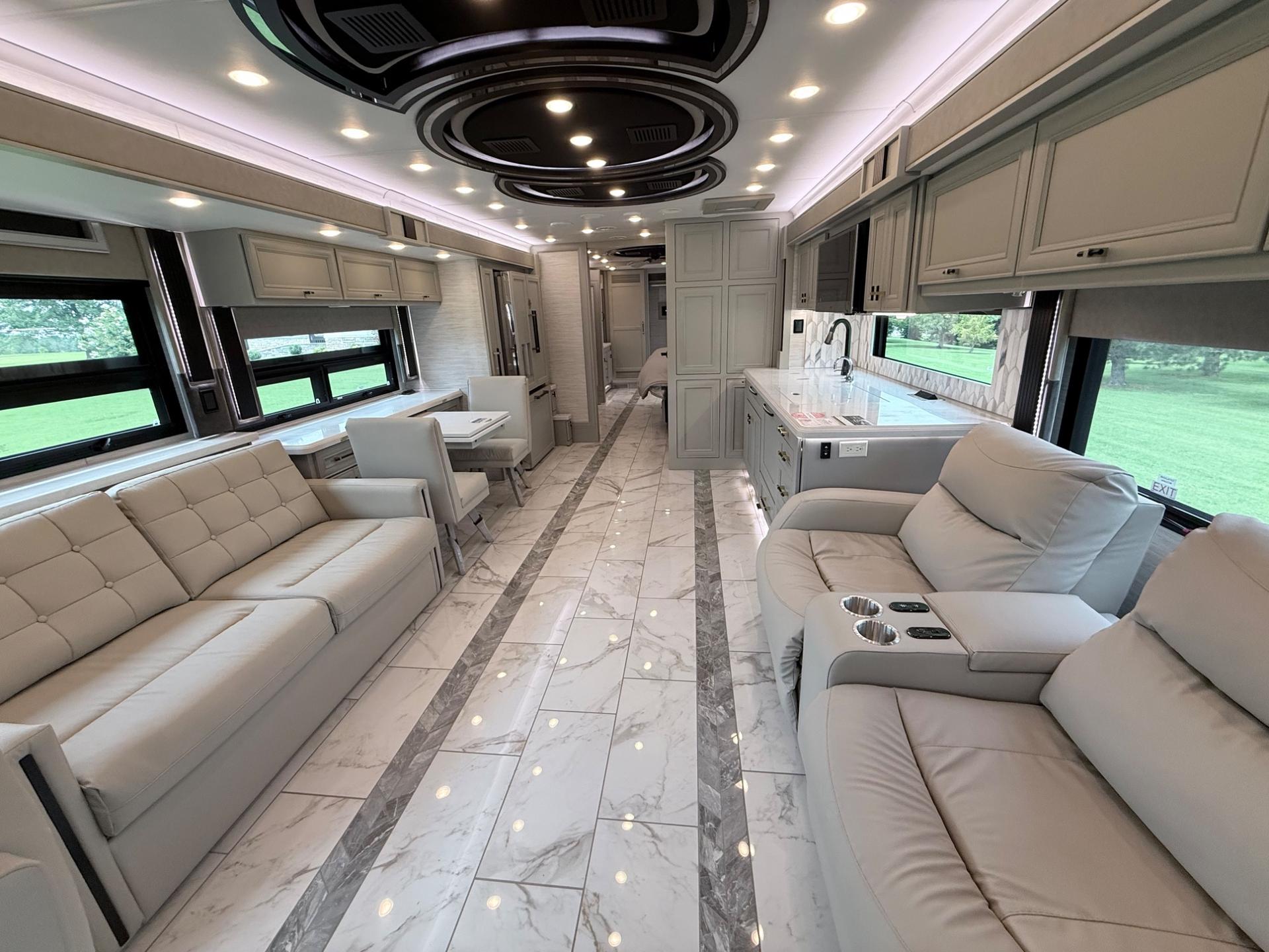 2027 Tiffin Motorhomes  2027 Tiffin Motorhomes  Allegro Bus  - thumbnail 14