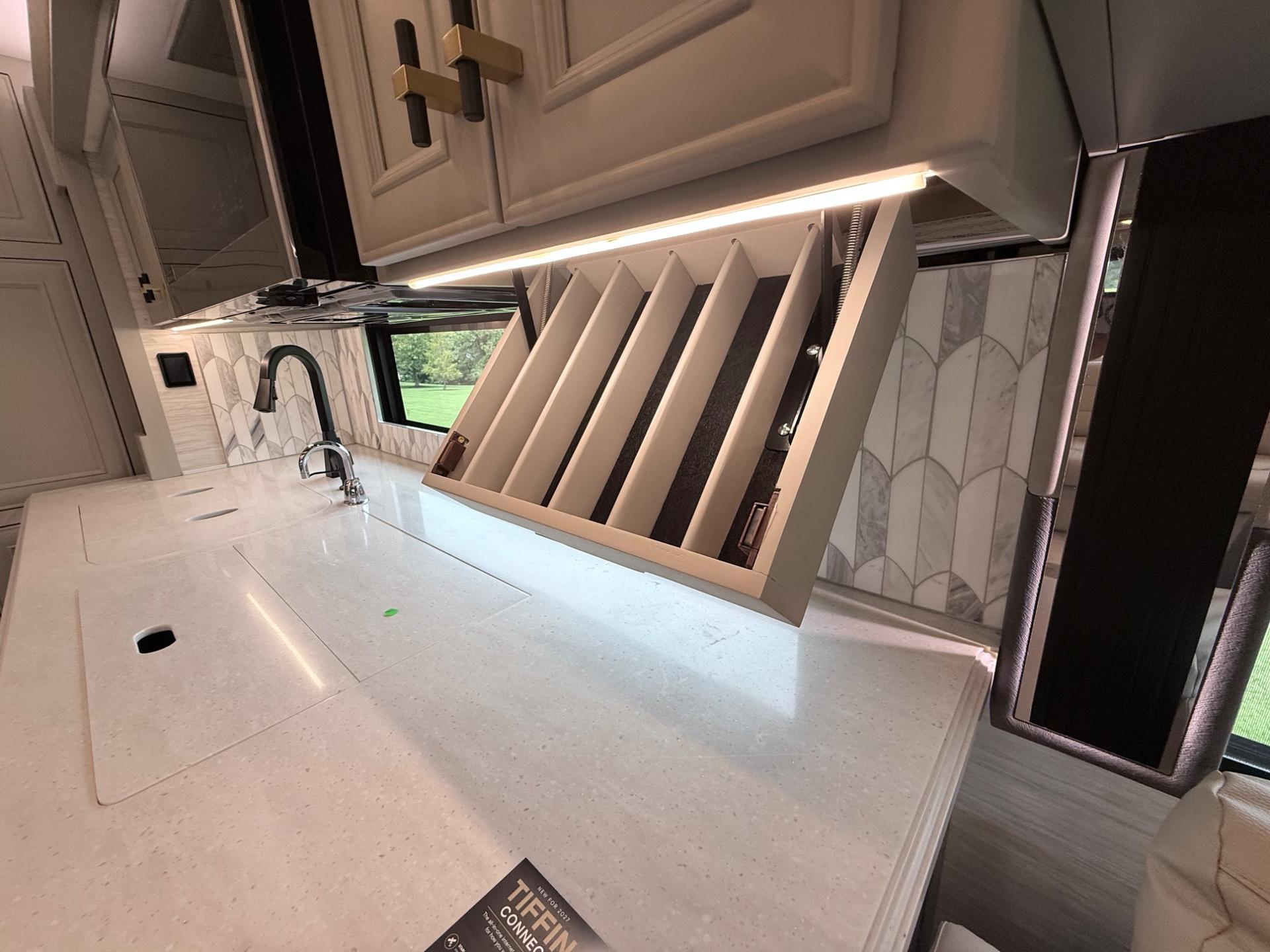 2027 Tiffin Motorhomes  2027 Tiffin Motorhomes  Allegro Bus  - thumbnail 23