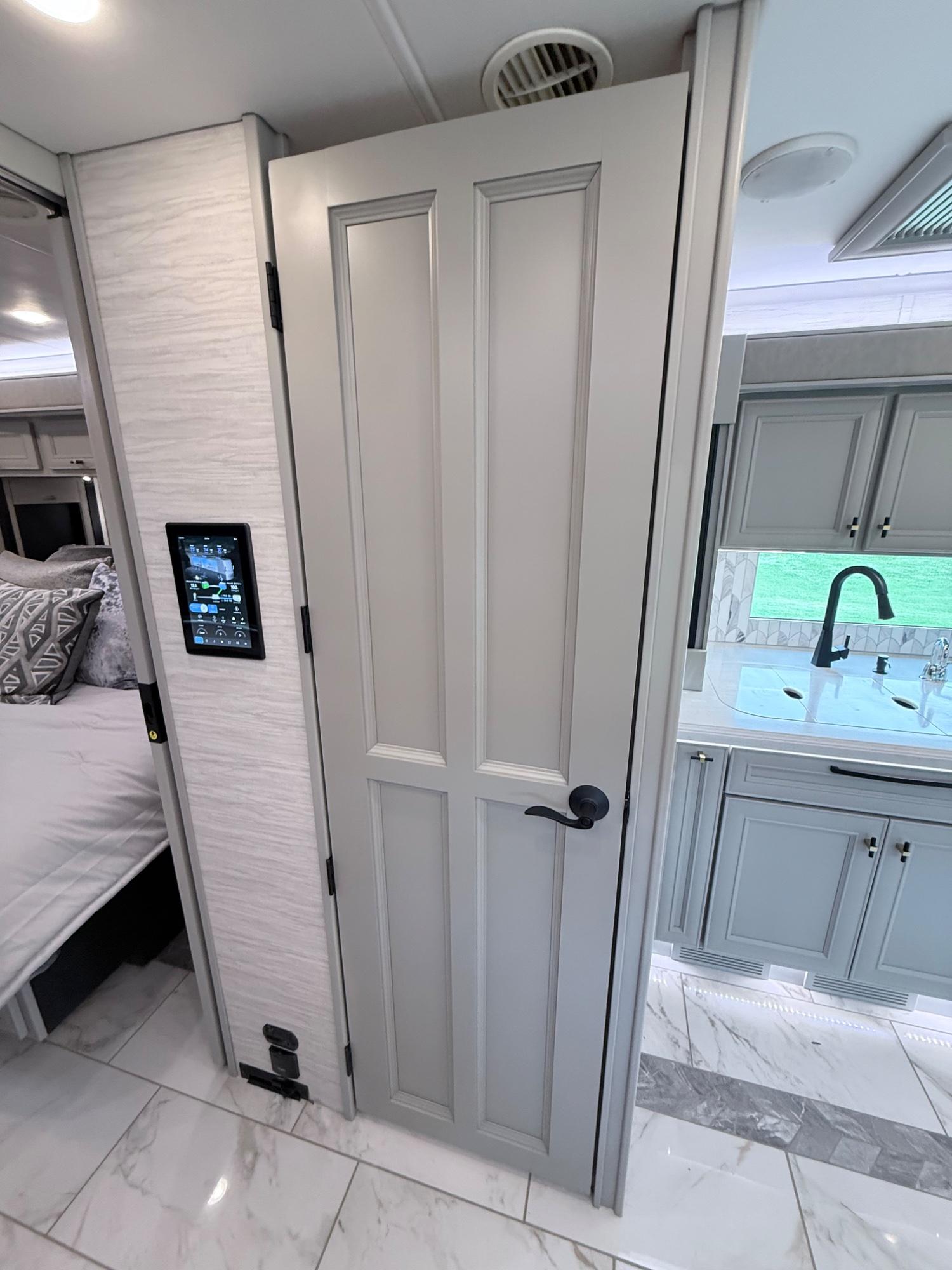 2027 Tiffin Motorhomes  2027 Tiffin Motorhomes  Allegro Bus  - thumbnail 30