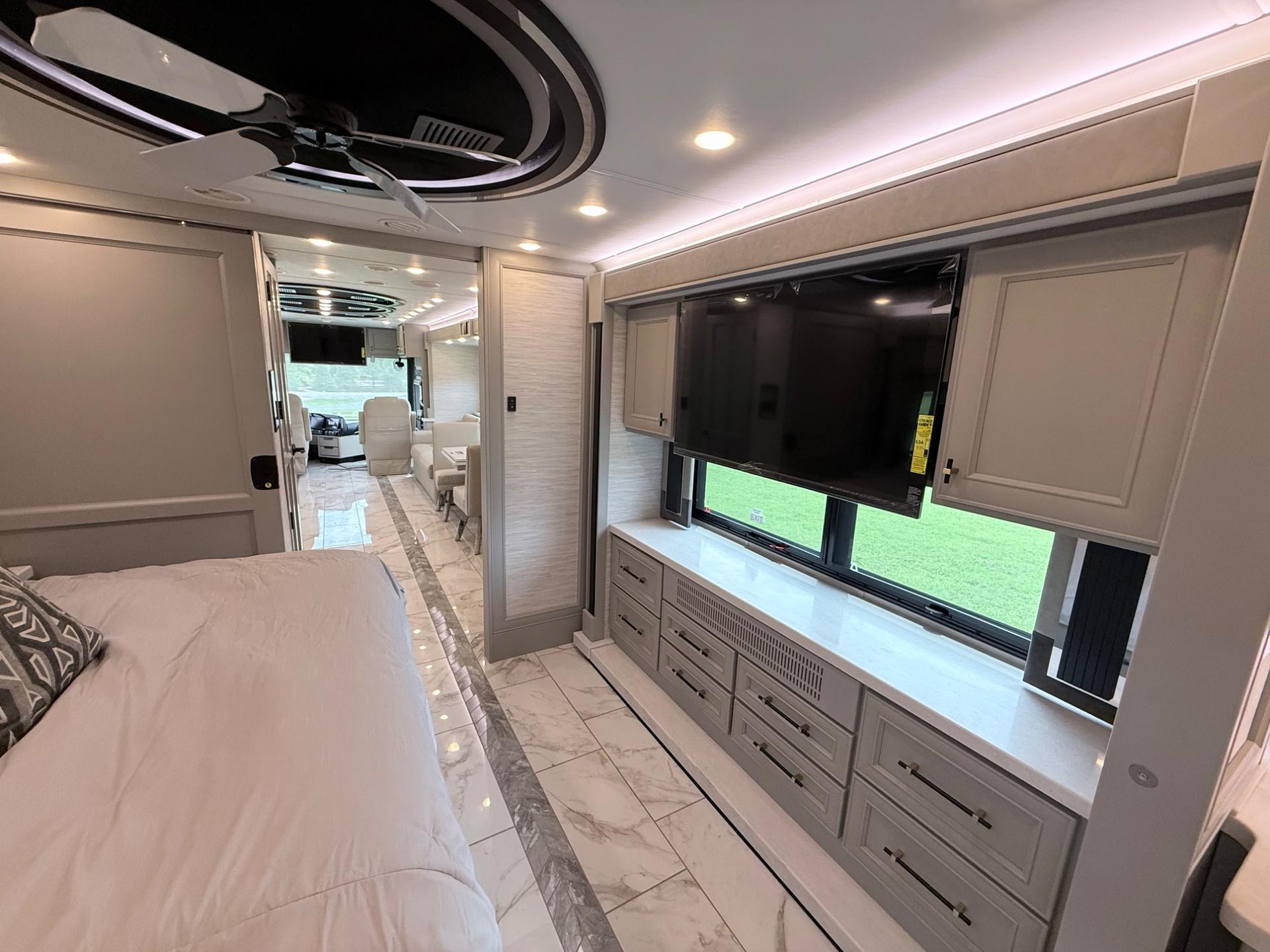 2027 Tiffin Motorhomes  2027 Tiffin Motorhomes  Allegro Bus  - thumbnail 37