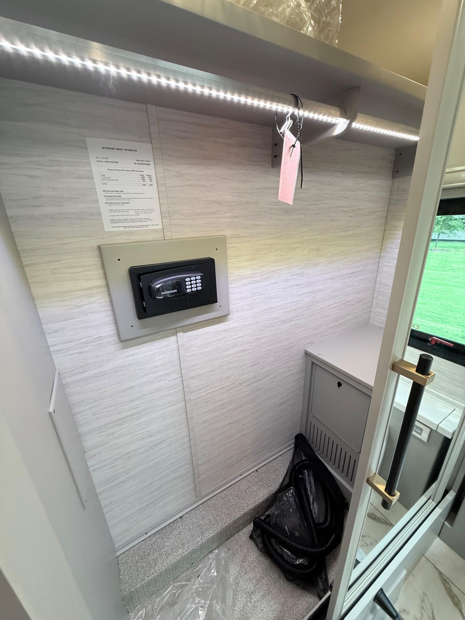 2027 Tiffin Motorhomes  2027 Tiffin Motorhomes  Allegro Bus  - thumbnail 47