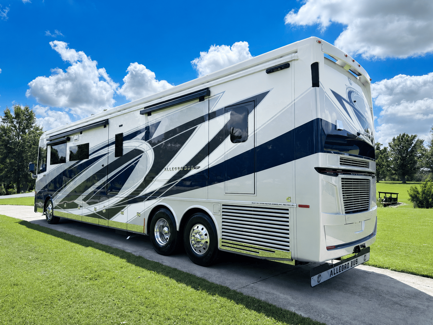 2027 Tiffin Motorhomes 2027 Tiffin Motorhomes Allegro Bus  - thumbnail 5