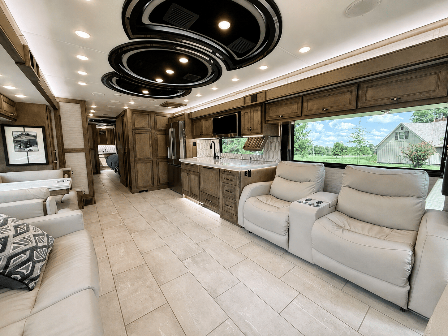 2027 Tiffin Motorhomes 2027 Tiffin Motorhomes Allegro Bus  - thumbnail 11
