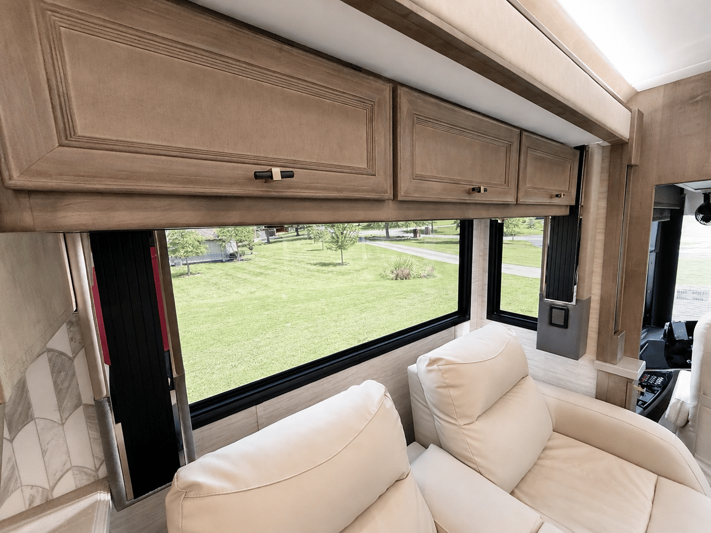 2027 Tiffin Motorhomes 2027 Tiffin Motorhomes Allegro Bus  - thumbnail 30
