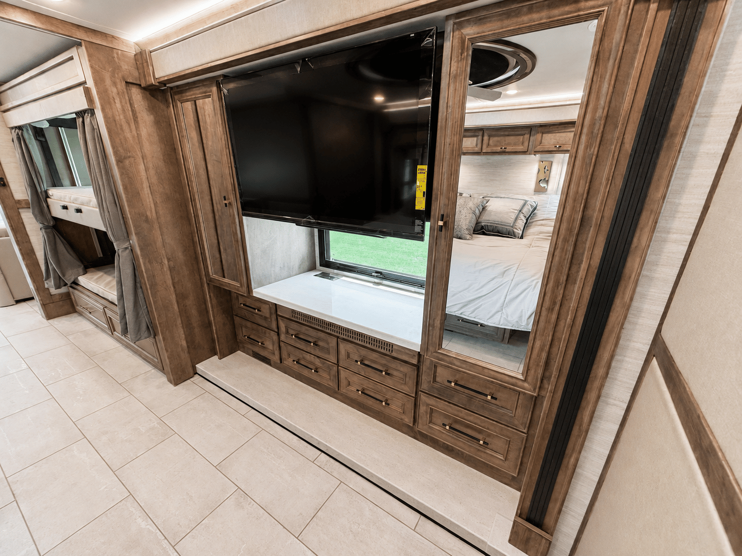 2027 Tiffin Motorhomes 2027 Tiffin Motorhomes Allegro Bus  - thumbnail 39