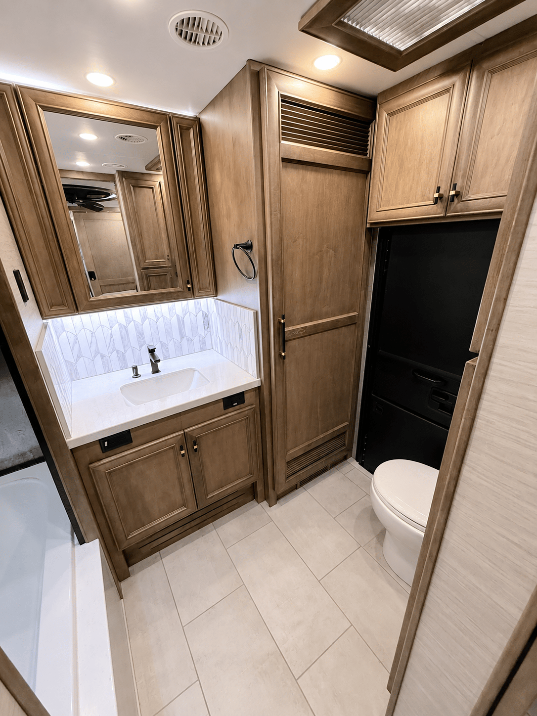 2027 Tiffin Motorhomes 2027 Tiffin Motorhomes Allegro Bus  - thumbnail 42