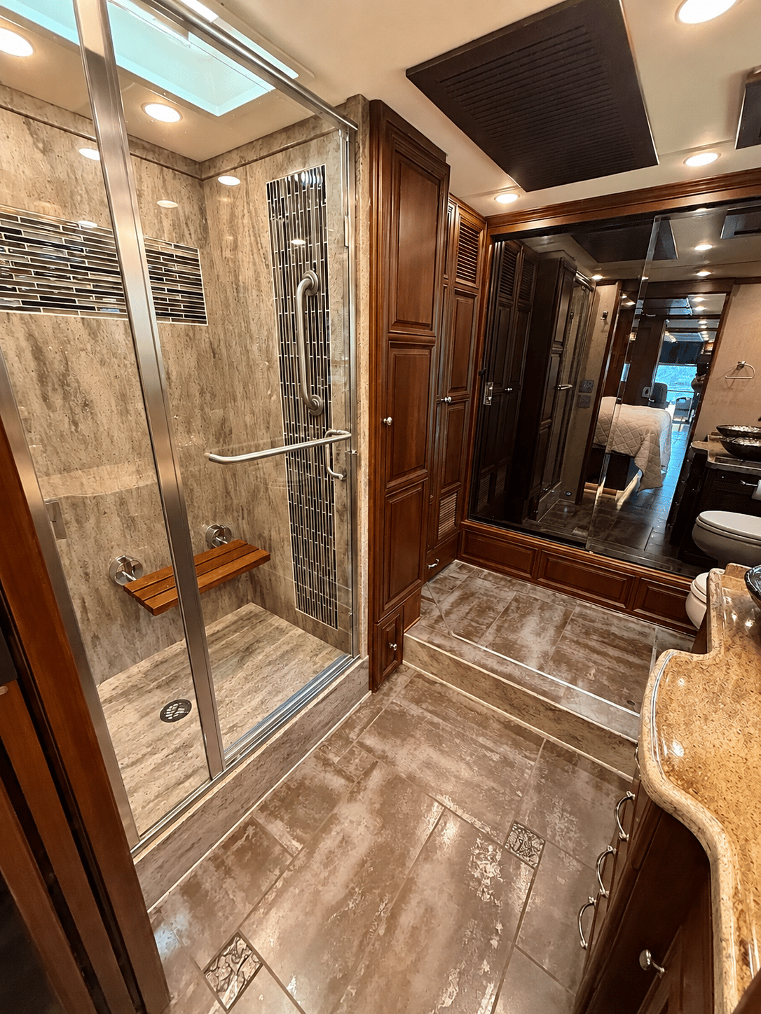 2014 Newmar 2014 Newmar King Aire  - thumbnail 40