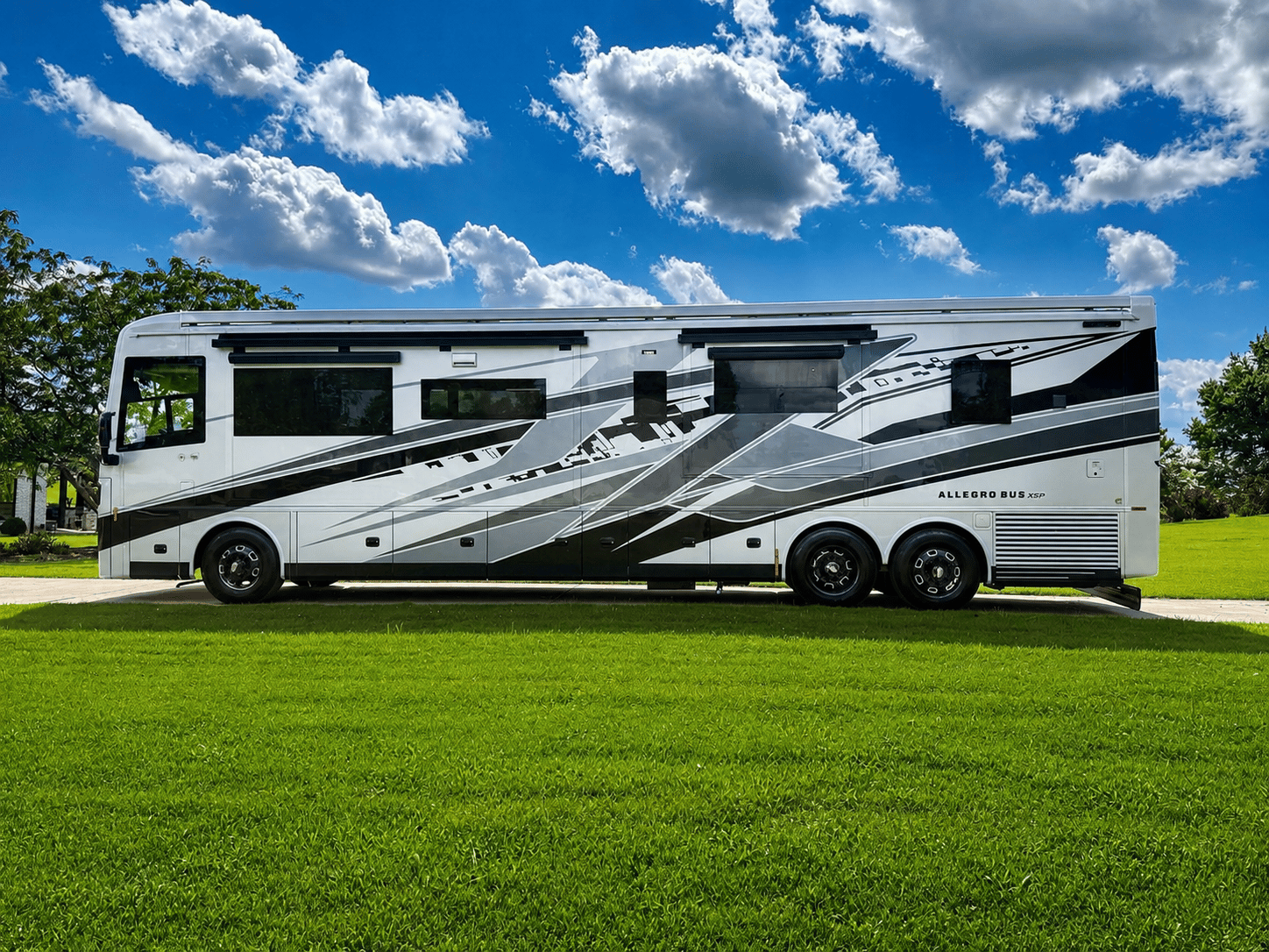 2027 Tiffin Motorhomes  2027 Tiffin Motorhomes  Allegro Bus  - thumbnail 7