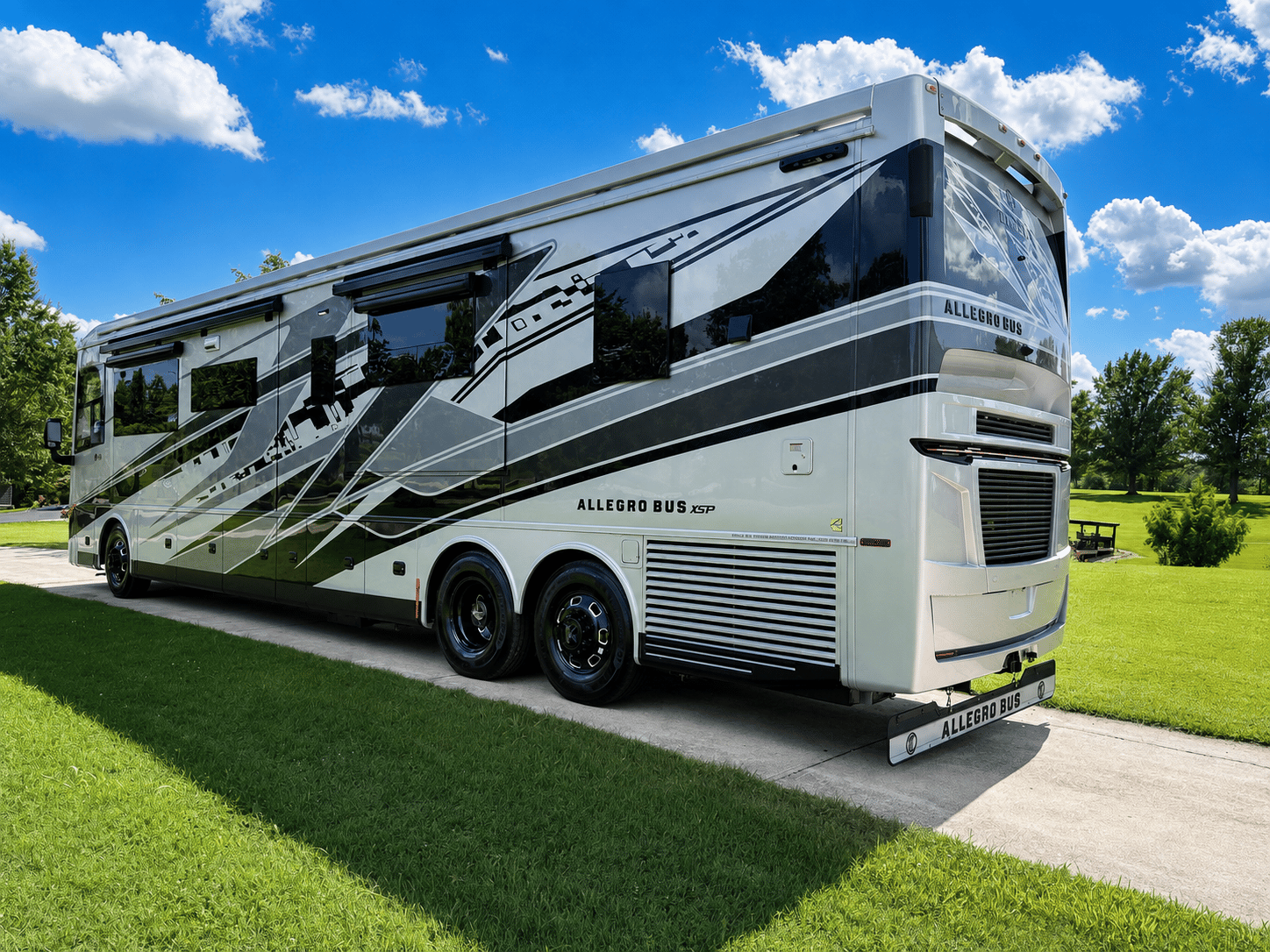 2027 Tiffin Motorhomes  2027 Tiffin Motorhomes  Allegro Bus  - thumbnail 6