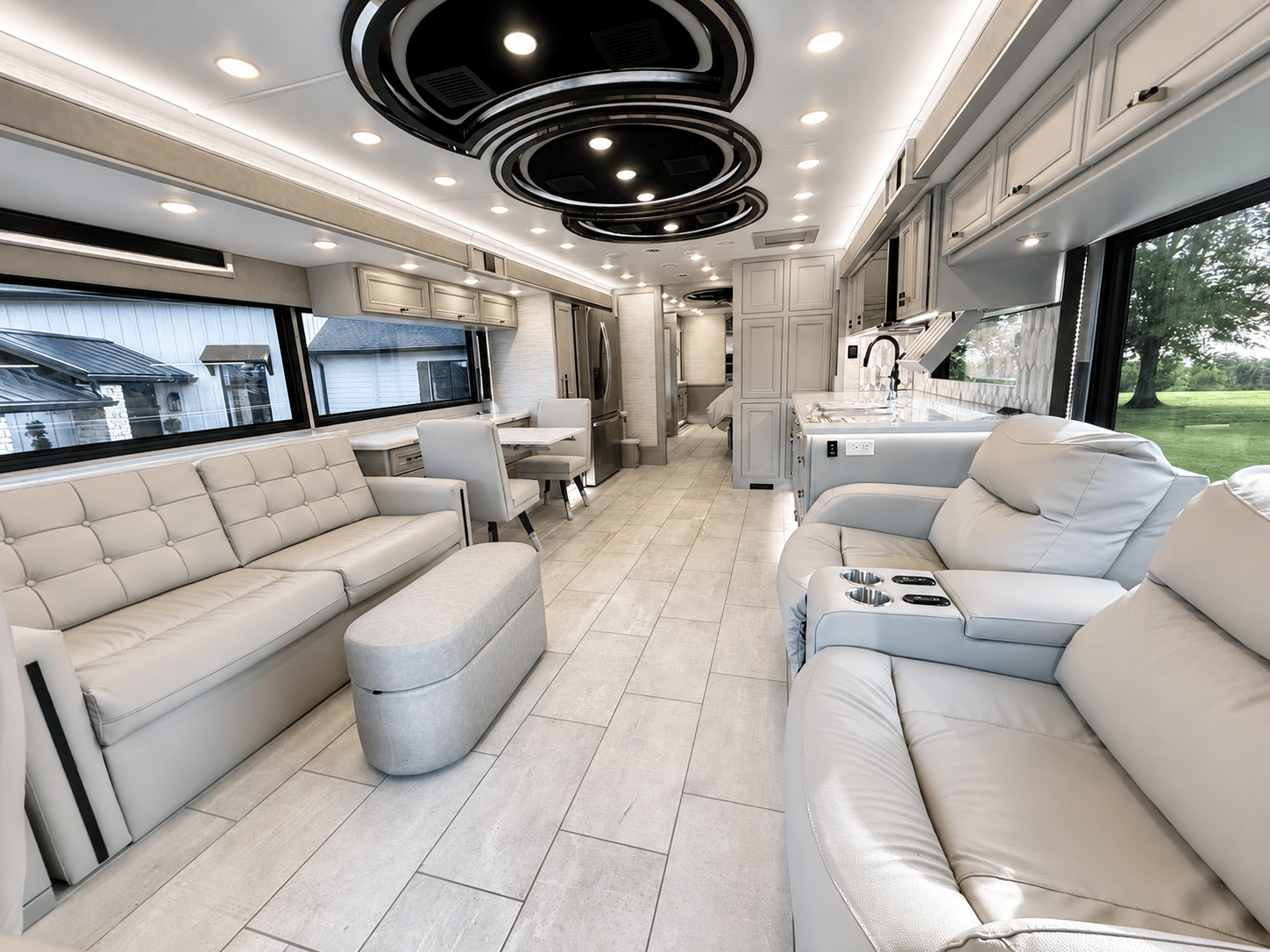 2027 Tiffin Motorhomes  2027 Tiffin Motorhomes  Allegro Bus  - thumbnail 11