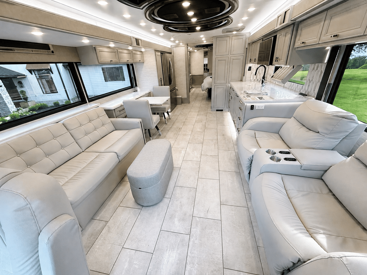 2027 Tiffin Motorhomes  2027 Tiffin Motorhomes  Allegro Bus  - thumbnail 13