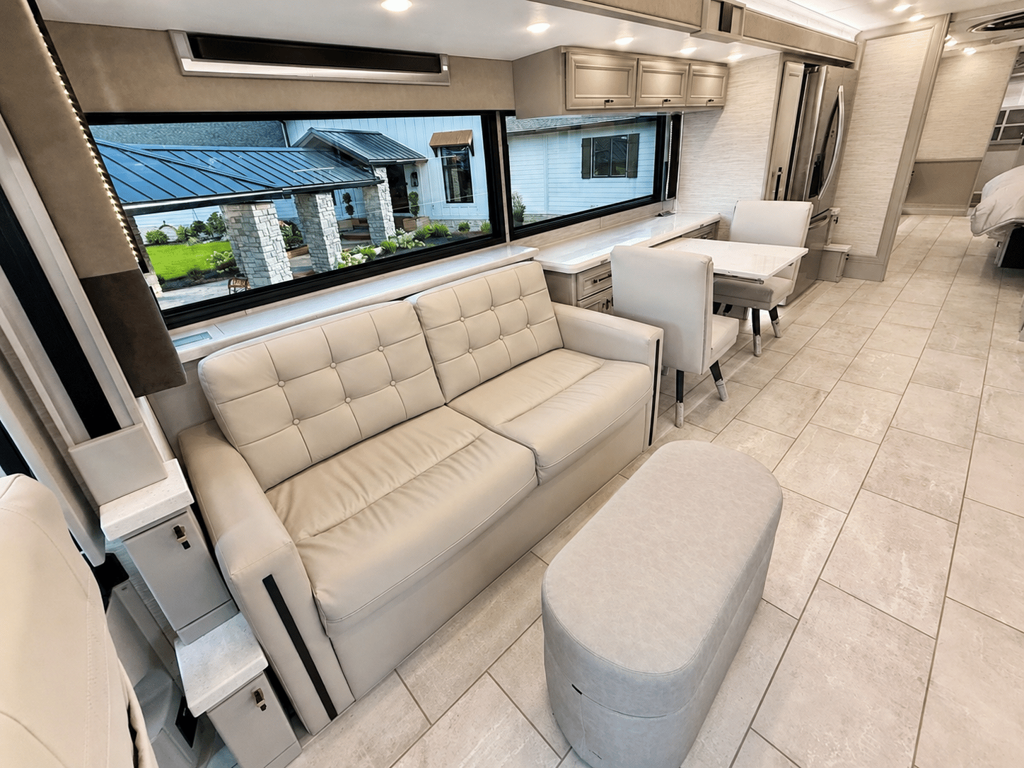 2027 Tiffin Motorhomes  2027 Tiffin Motorhomes  Allegro Bus  - thumbnail 14