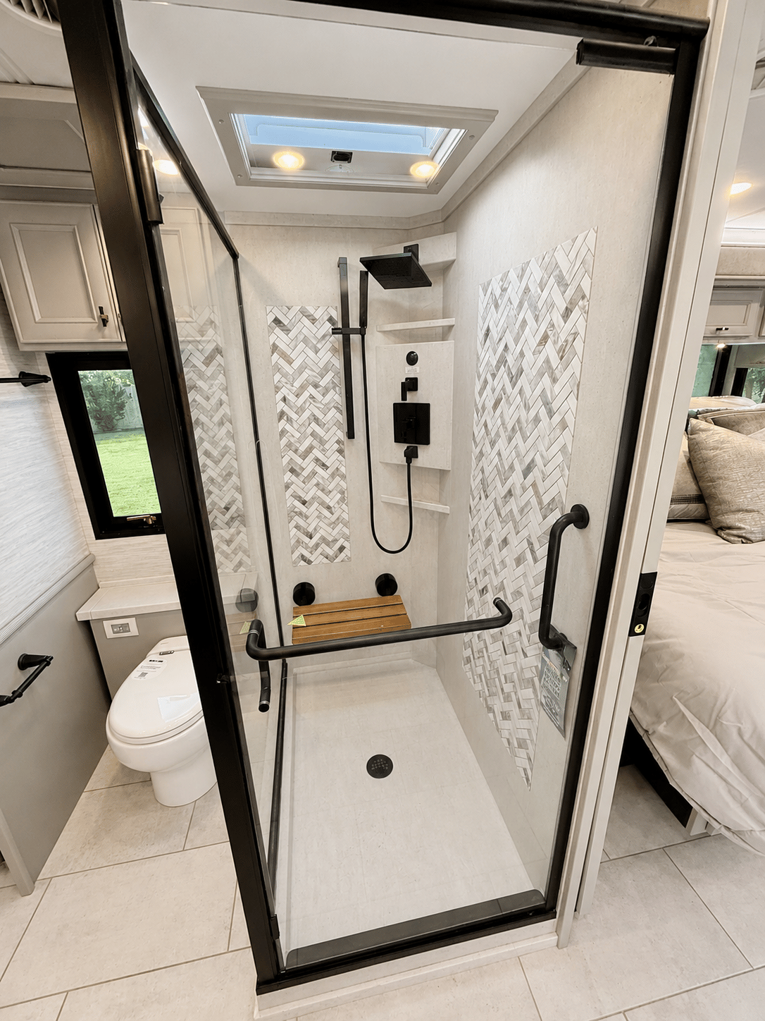2027 Tiffin Motorhomes  2027 Tiffin Motorhomes  Allegro Bus  - thumbnail 36