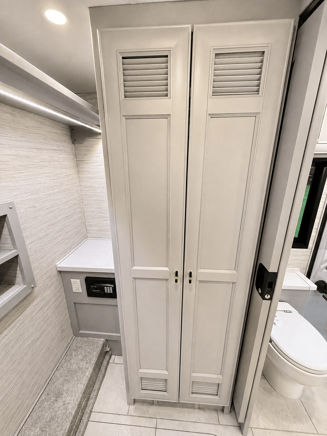 2027 Tiffin Motorhomes  2027 Tiffin Motorhomes  Allegro Bus  - thumbnail 40