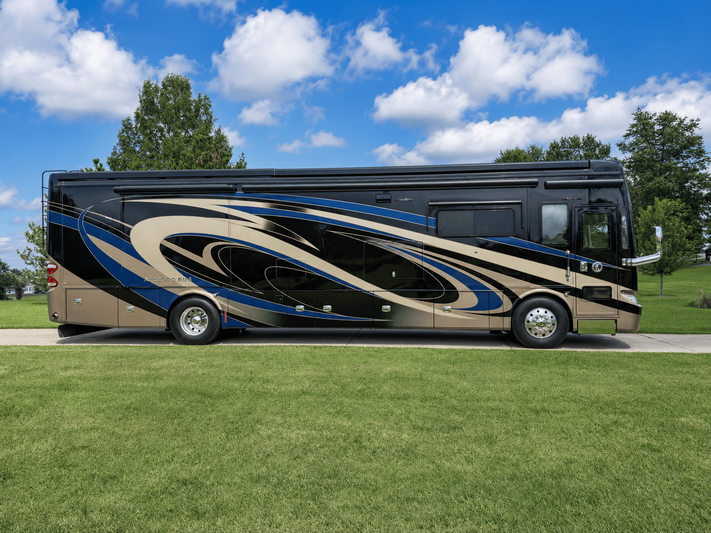 2018 Tiffin Motorhomes 2018 Tiffin Motorhomes Allegro Bus - thumbnail 2
