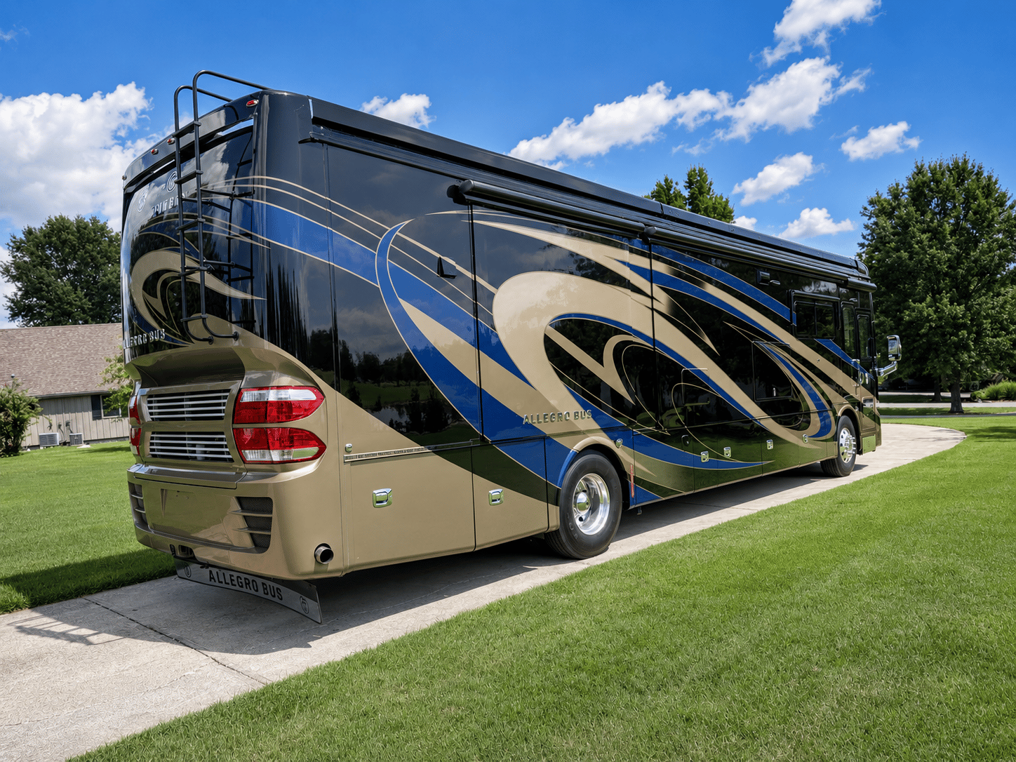 2018 Tiffin Motorhomes 2018 Tiffin Motorhomes Allegro Bus - thumbnail 3
