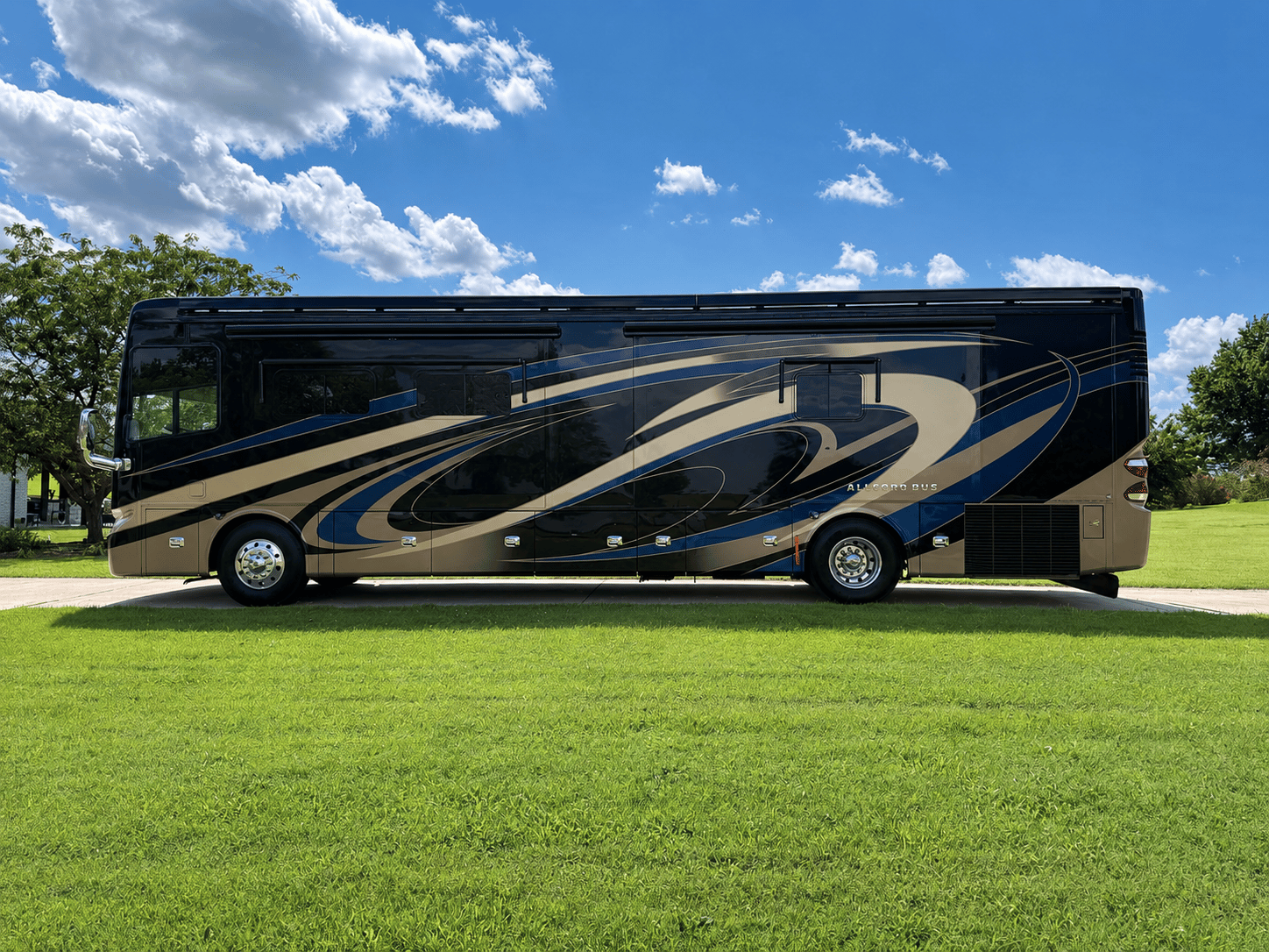 2018 Tiffin Motorhomes 2018 Tiffin Motorhomes Allegro Bus - thumbnail 6