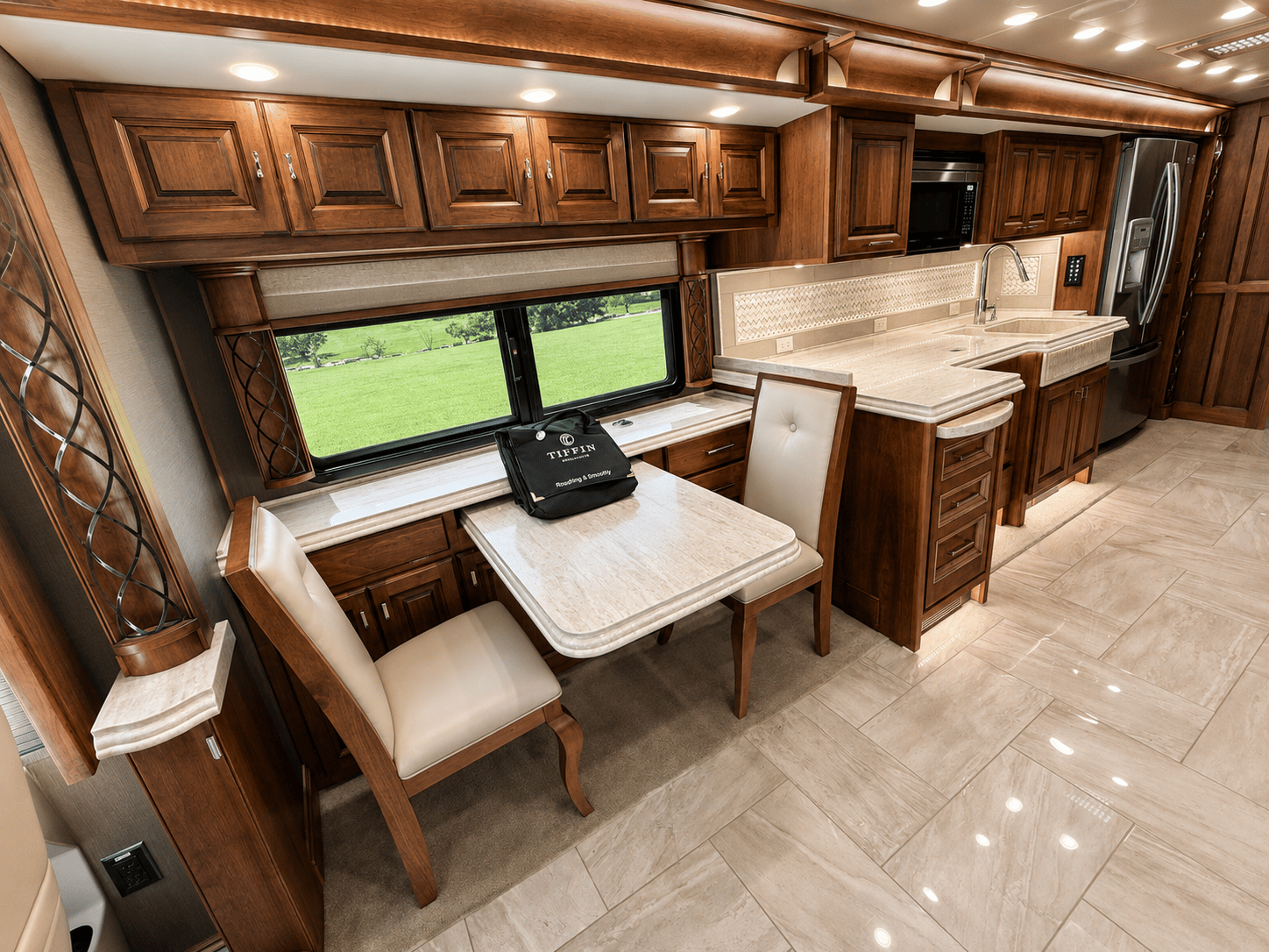 2018 Tiffin Motorhomes 2018 Tiffin Motorhomes Allegro Bus - thumbnail 13