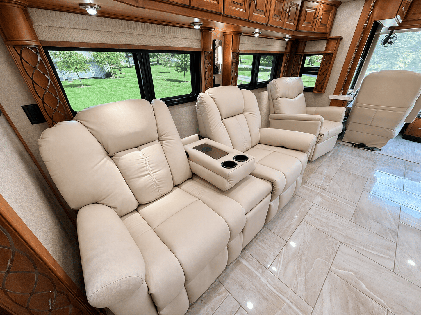 2018 Tiffin Motorhomes 2018 Tiffin Motorhomes Allegro Bus - thumbnail 16