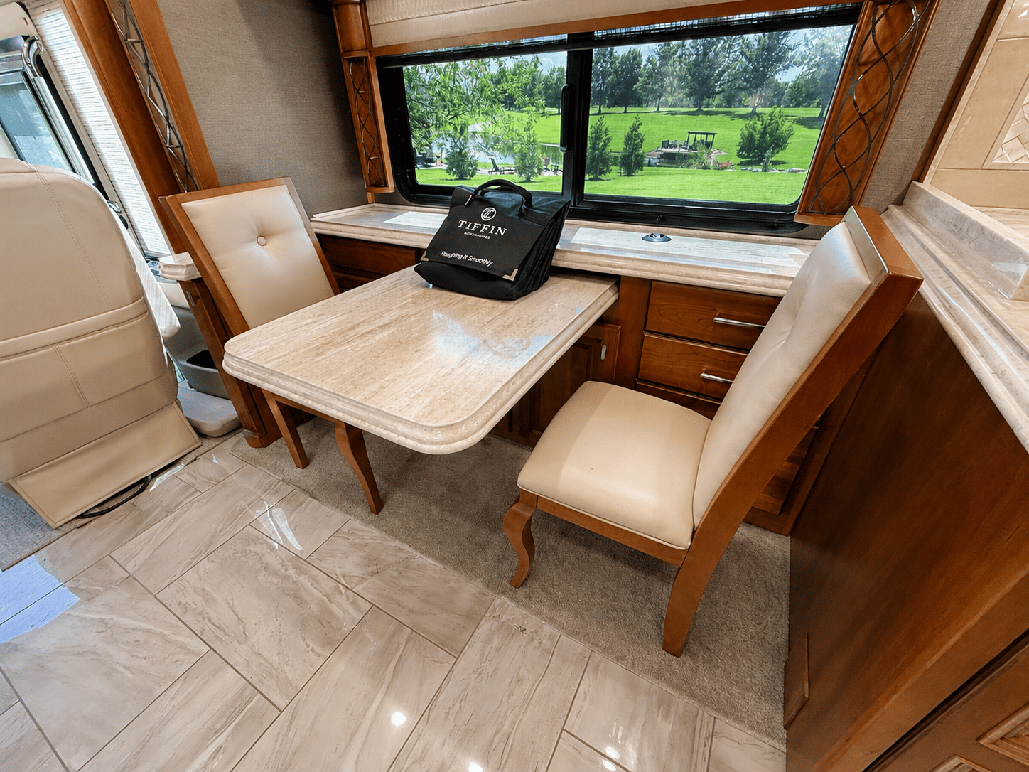 2018 Tiffin Motorhomes 2018 Tiffin Motorhomes Allegro Bus - thumbnail 18