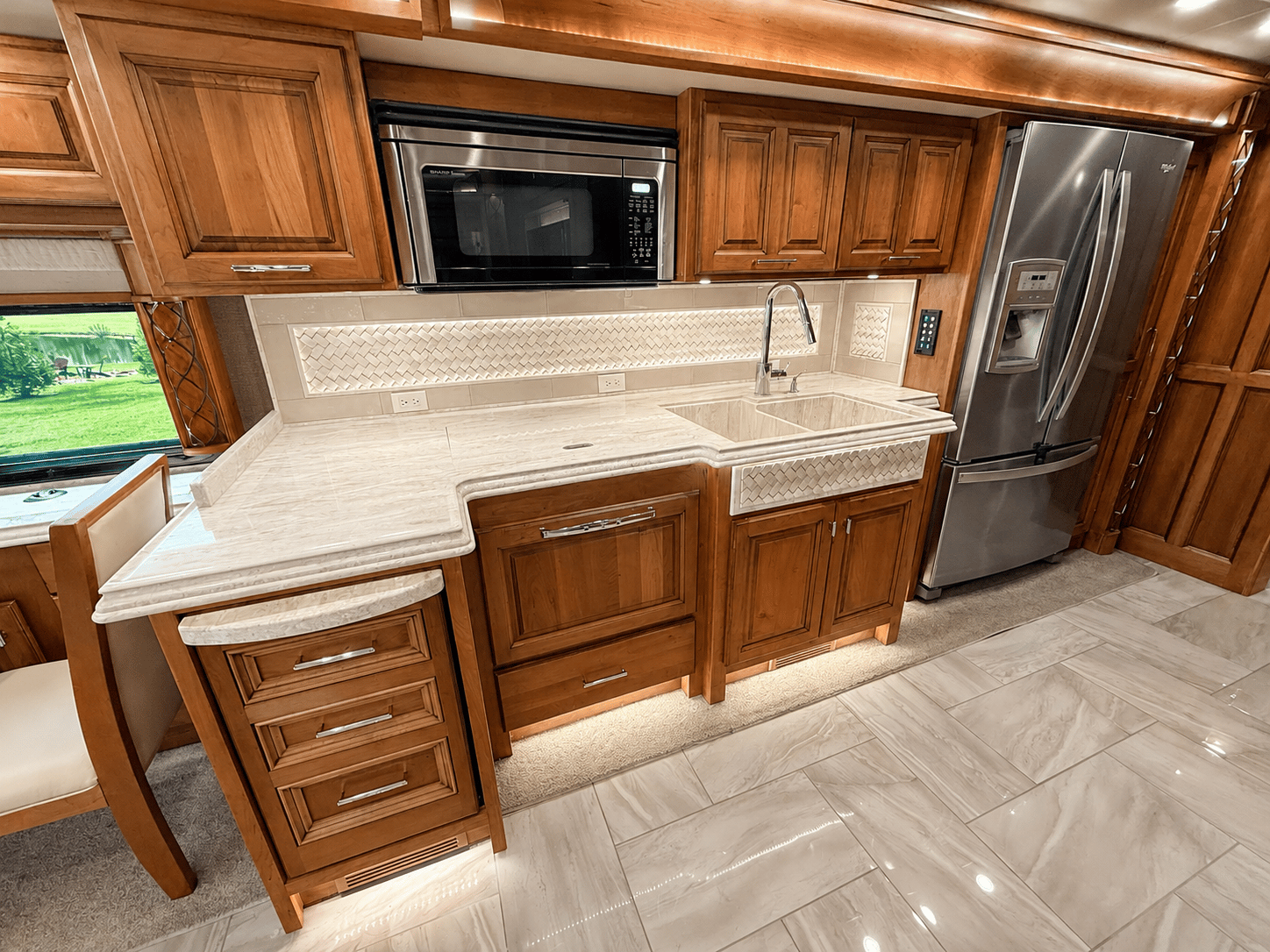 2018 Tiffin Motorhomes 2018 Tiffin Motorhomes Allegro Bus - thumbnail 19