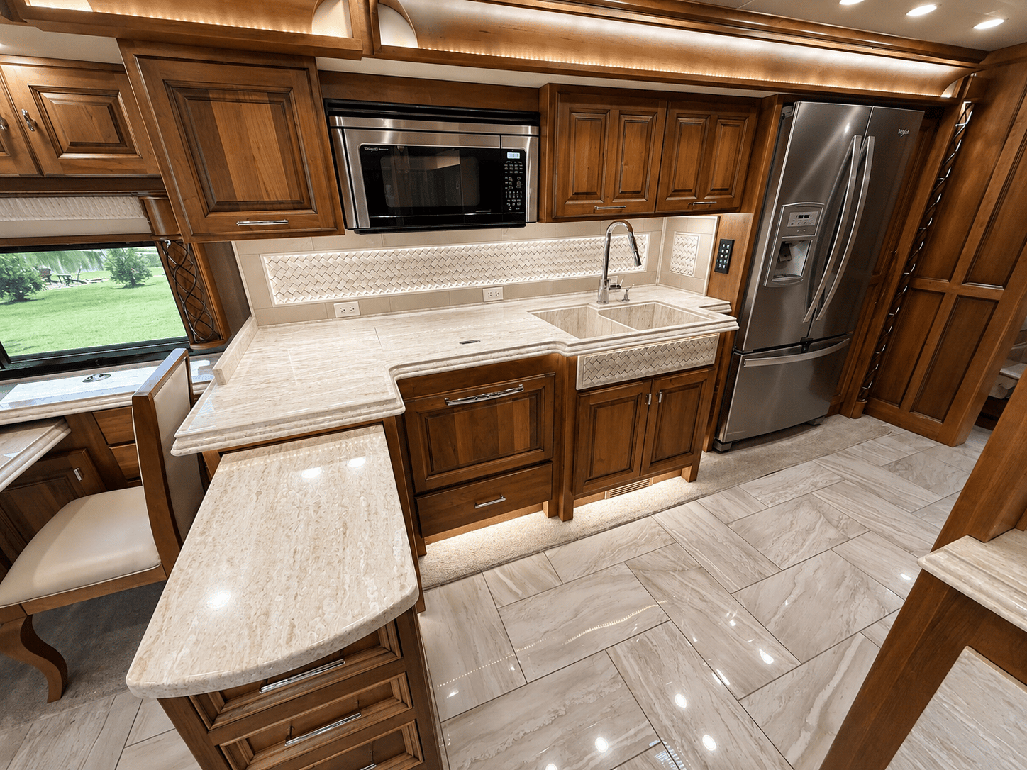 2018 Tiffin Motorhomes 2018 Tiffin Motorhomes Allegro Bus - thumbnail 20